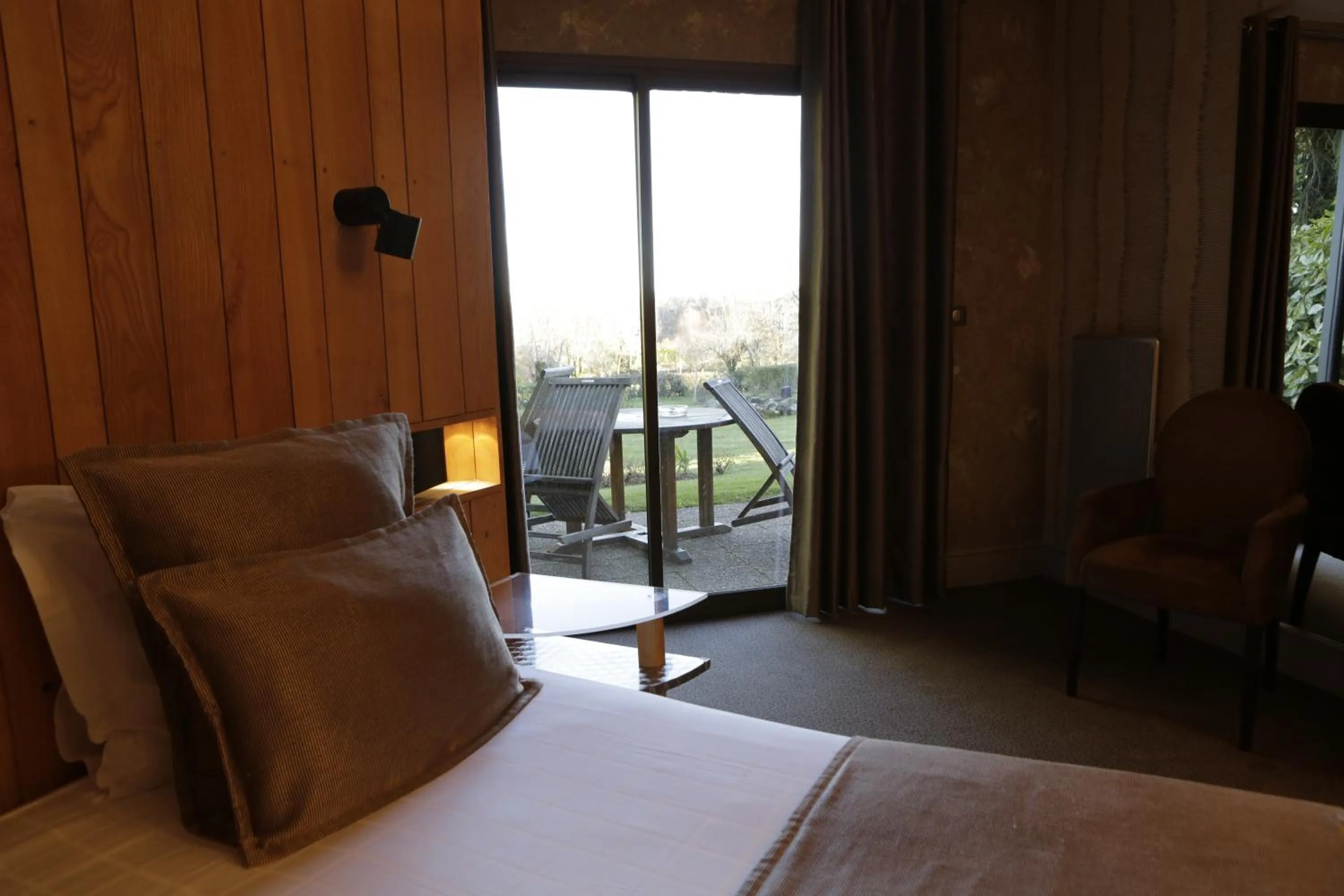 Balcony/Terrace, Bed in Logis Auberge du Barrez