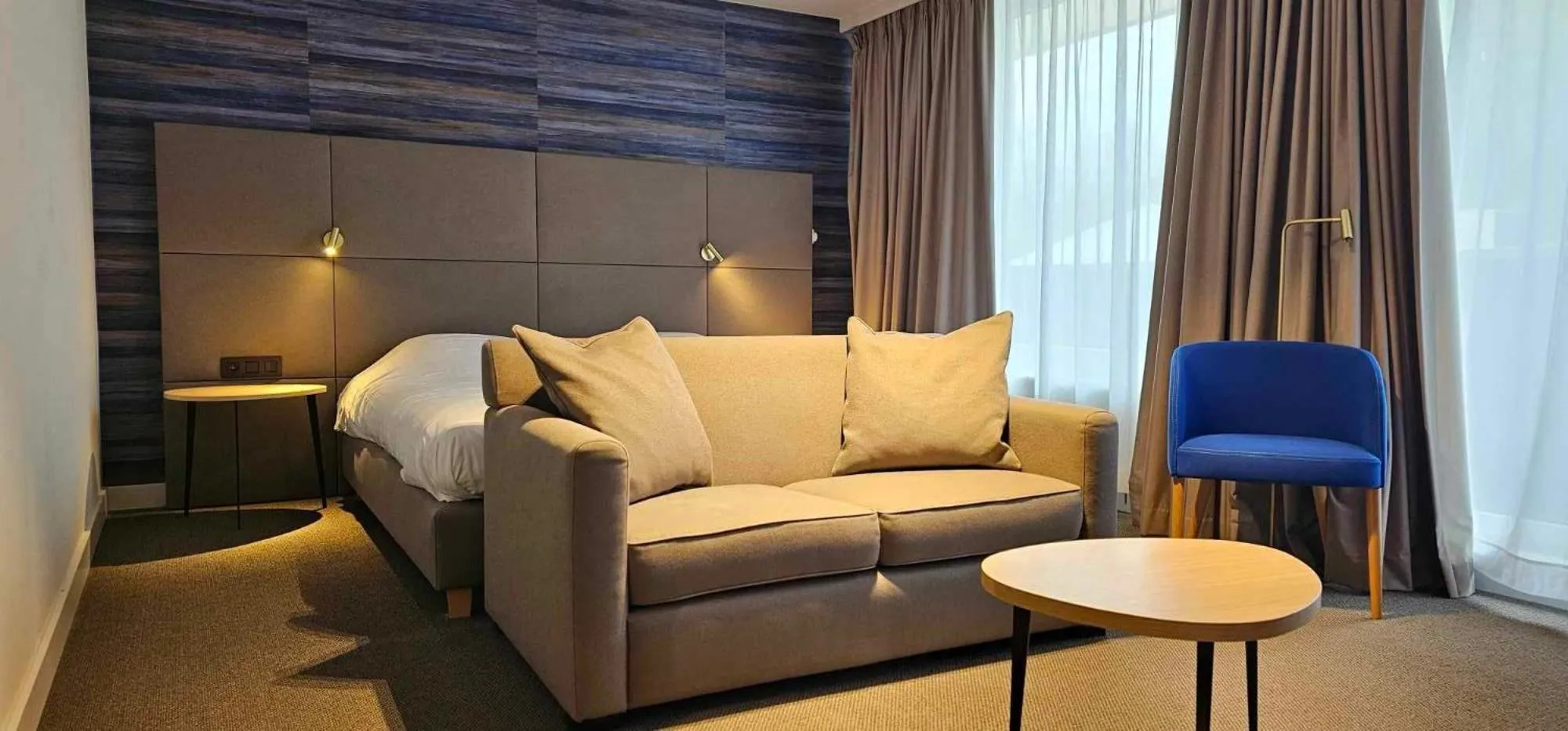 Bedroom in Hotel Les 3 Cles