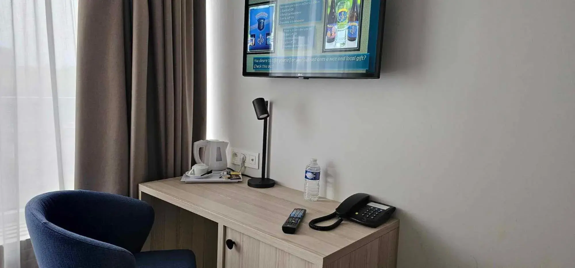 Standard Single Room in Hotel Les 3 Cles Standard Single Room in Hotel Les 3 Cles