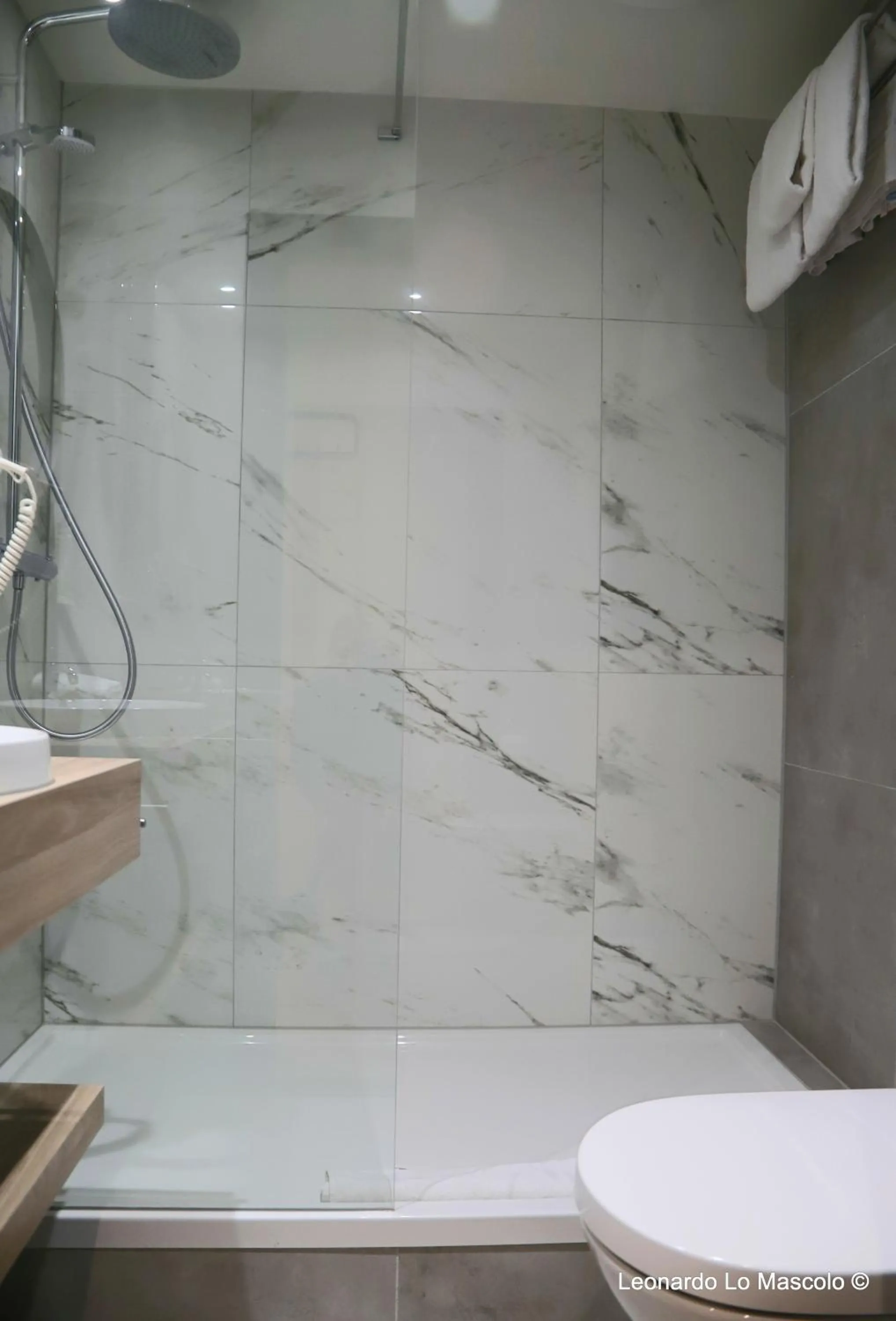 Shower in Hôtel de l'Univers Liège