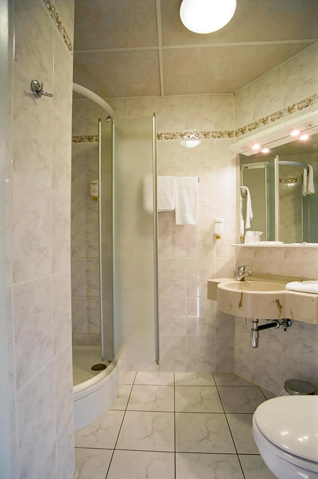 Bathroom in Hôtel de l'Univers Liège