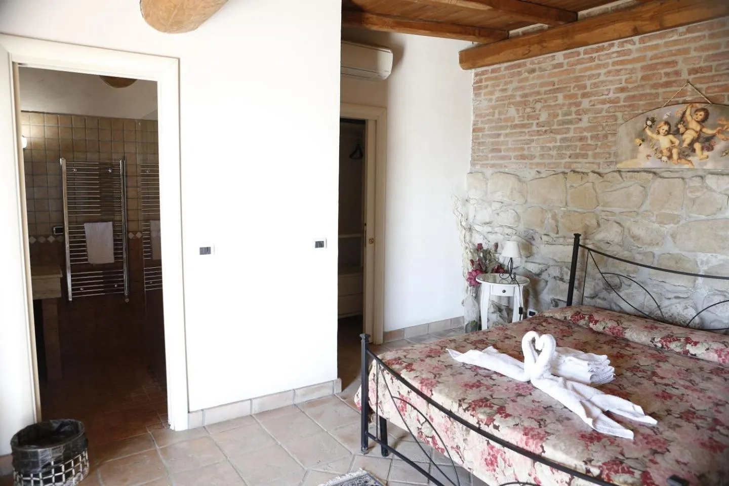 Bed in Il Borgo Ariccia Resort