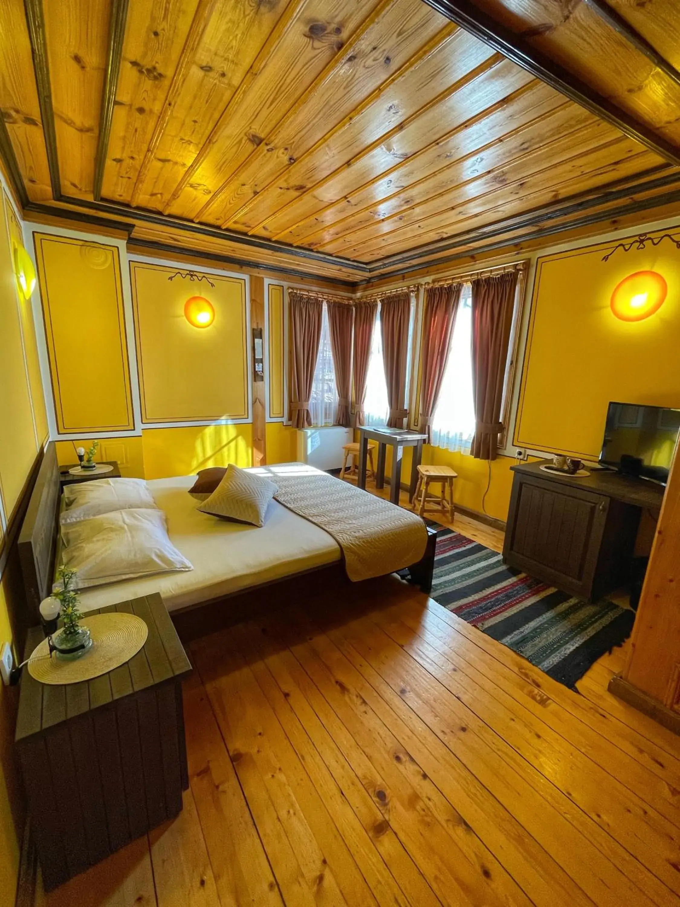 Guest rooms Colorit Guest rooms Colorit