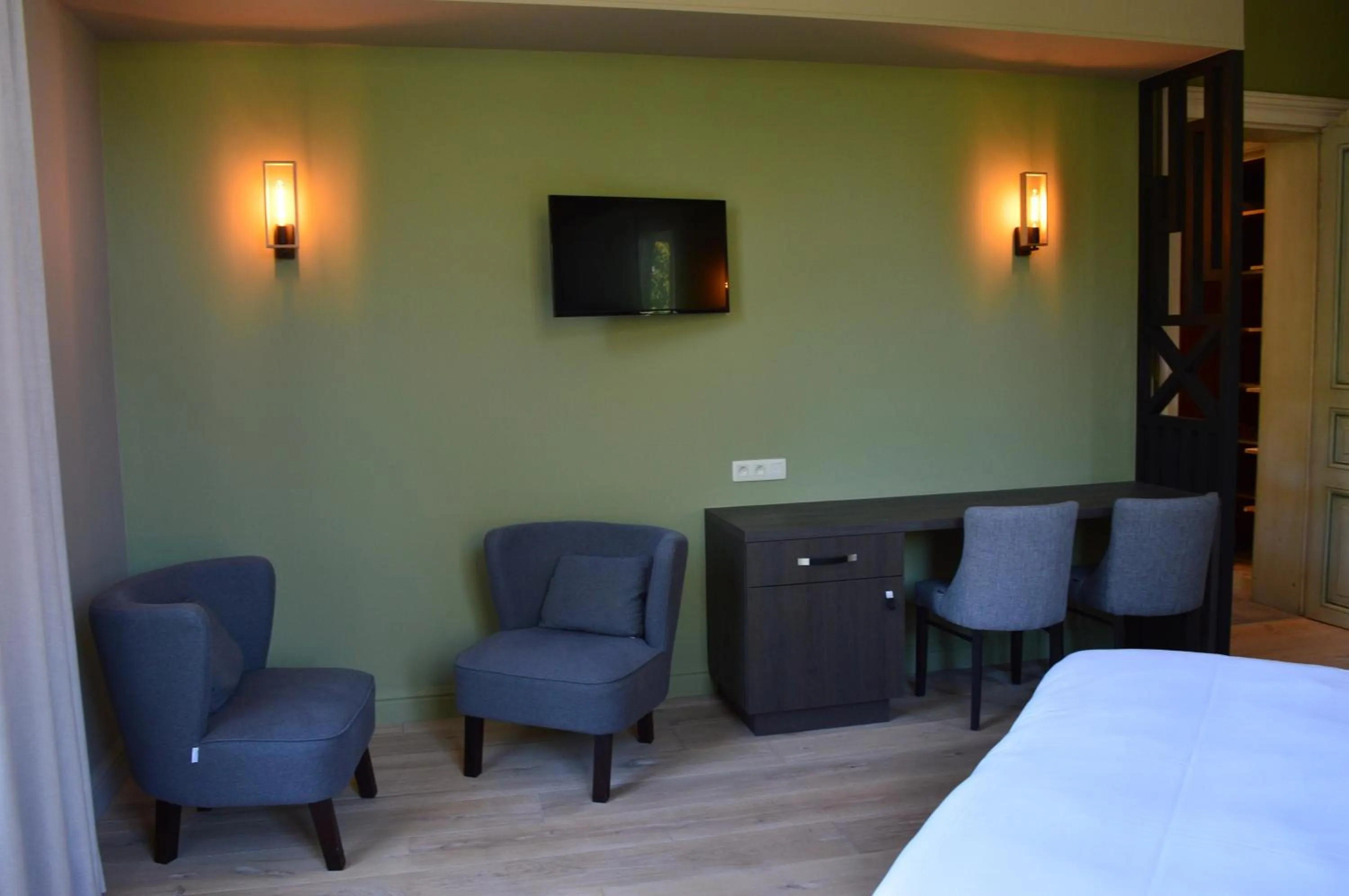 TV and multimedia, Bed in Hotel La Heid des Pairs