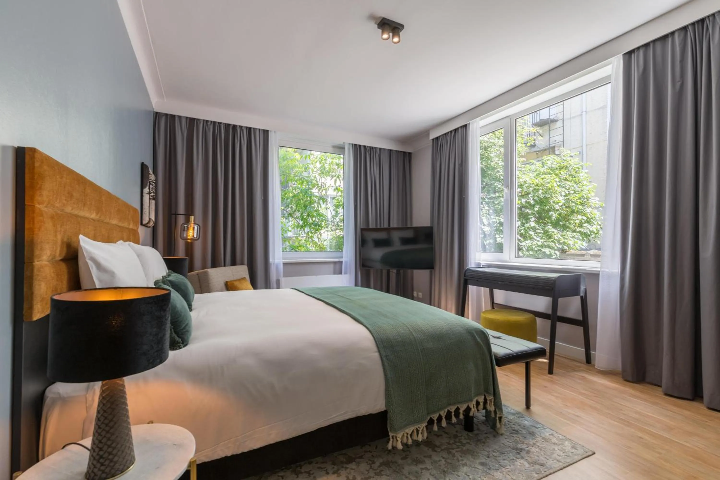 Photo of the whole room, Bed in Leonardo Hotel Antwerp The Plaza