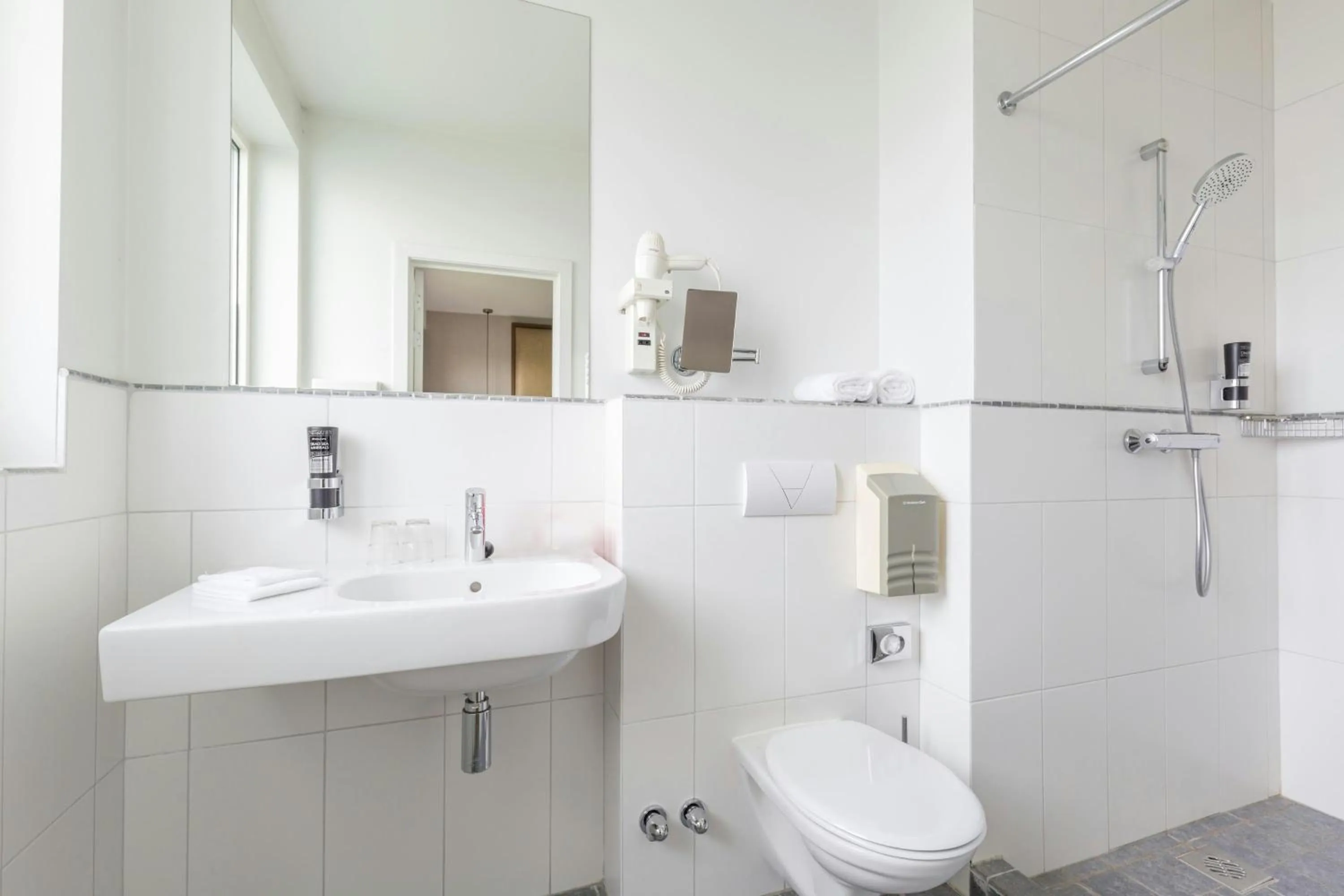 Bathroom in Leonardo Hotel Antwerp The Plaza