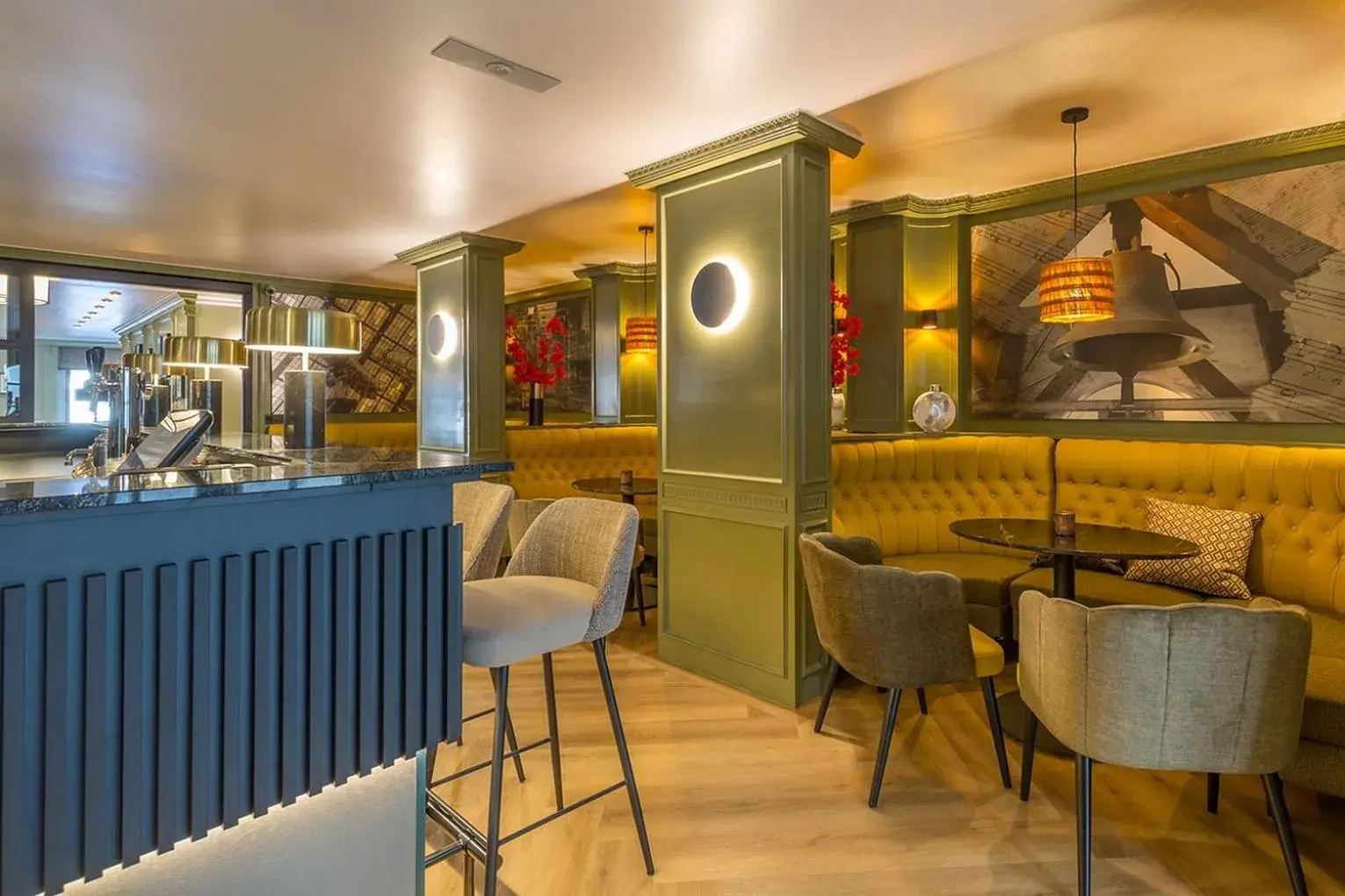 Lounge or bar in Leonardo Hotel Antwerp The Plaza Lounge or bar in Leonardo Hotel Antwerp The Plaza