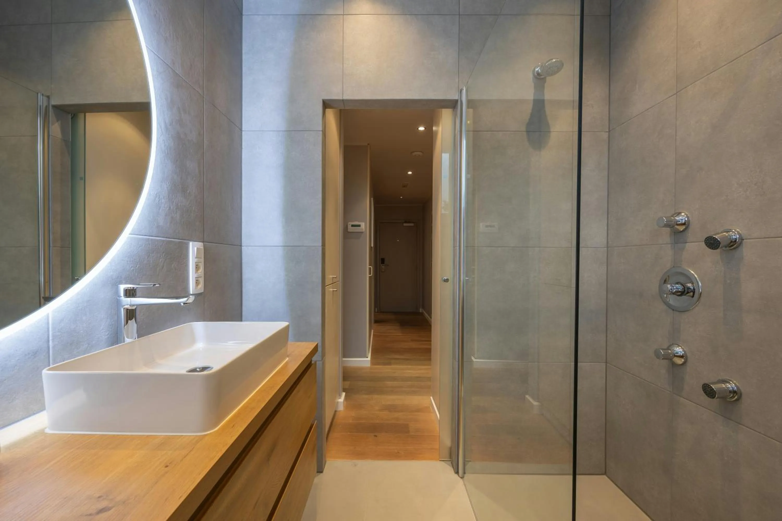 Bathroom in Leonardo Hotel Antwerp The Plaza