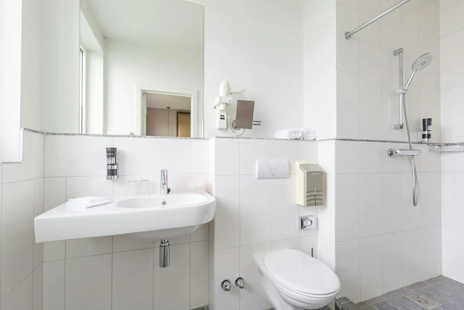 Bathroom in Leonardo Hotel Antwerp The Plaza