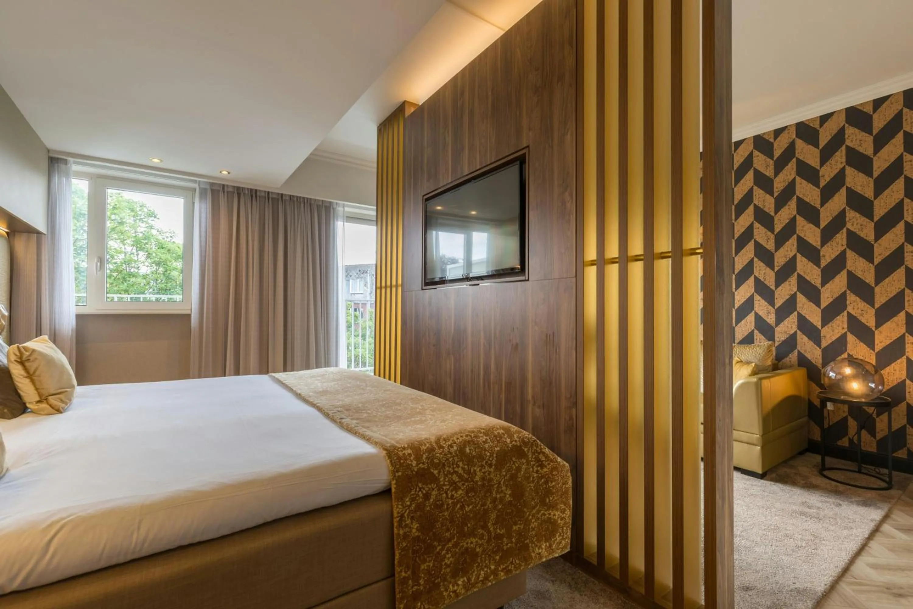 Photo of the whole room, Bed in Leonardo Hotel Antwerp The Plaza