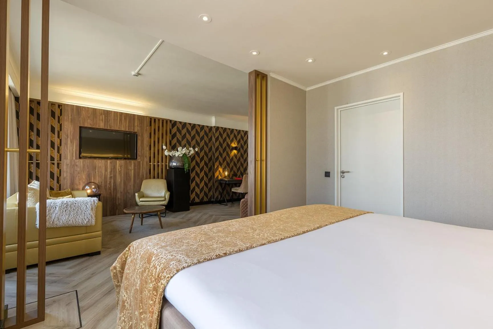 Photo of the whole room, Bed in Leonardo Hotel Antwerp The Plaza