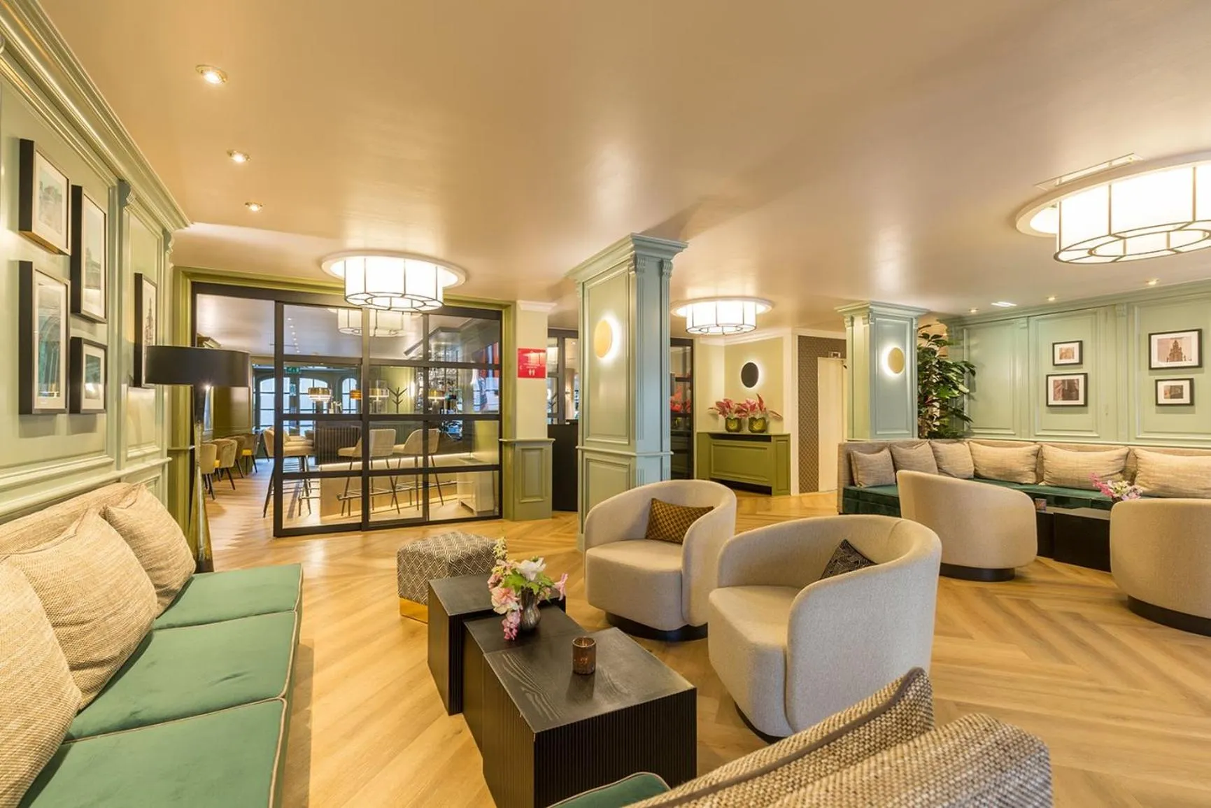 Lobby or reception in Leonardo Hotel Antwerp The Plaza