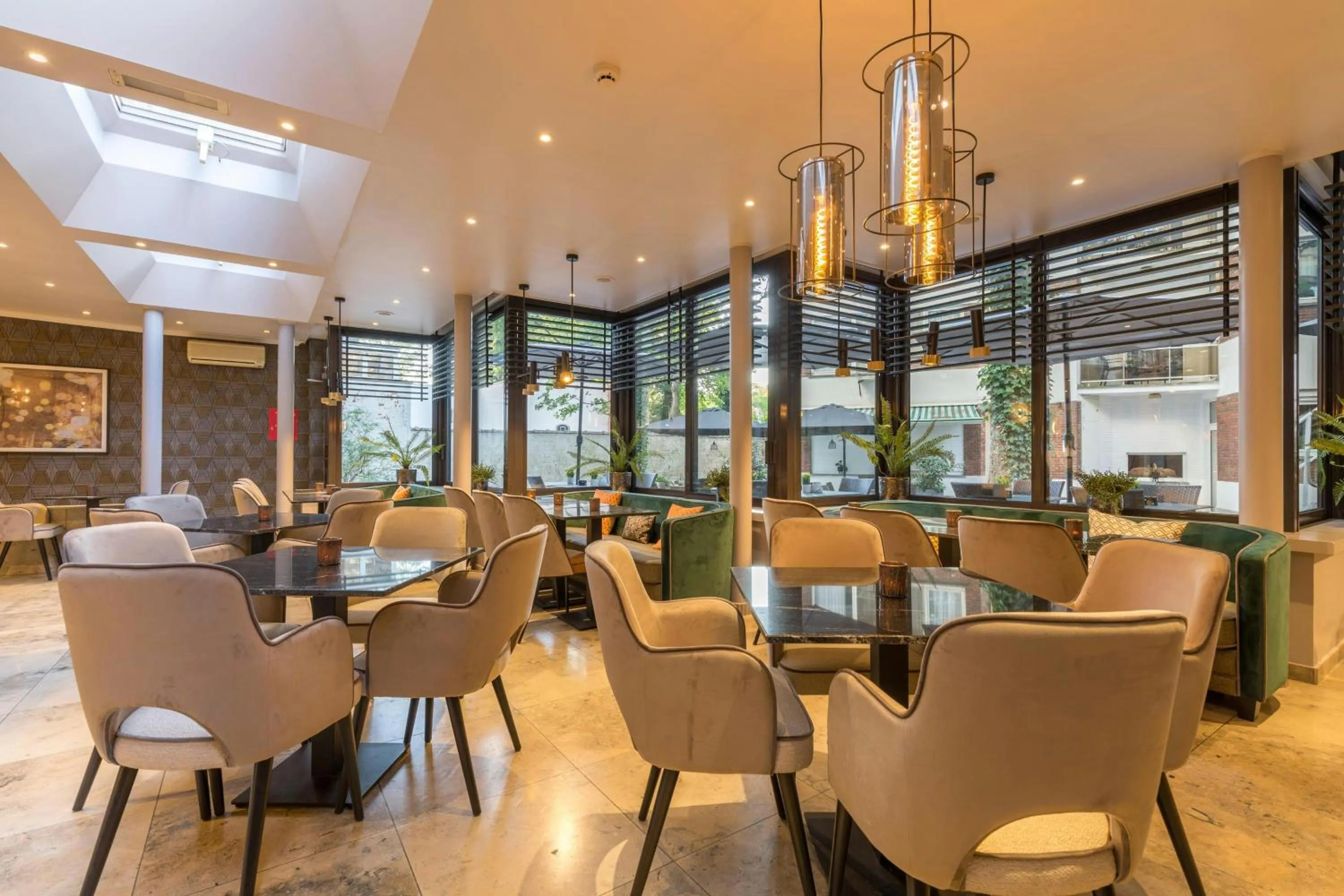 Breakfast in Leonardo Hotel Antwerp The Plaza