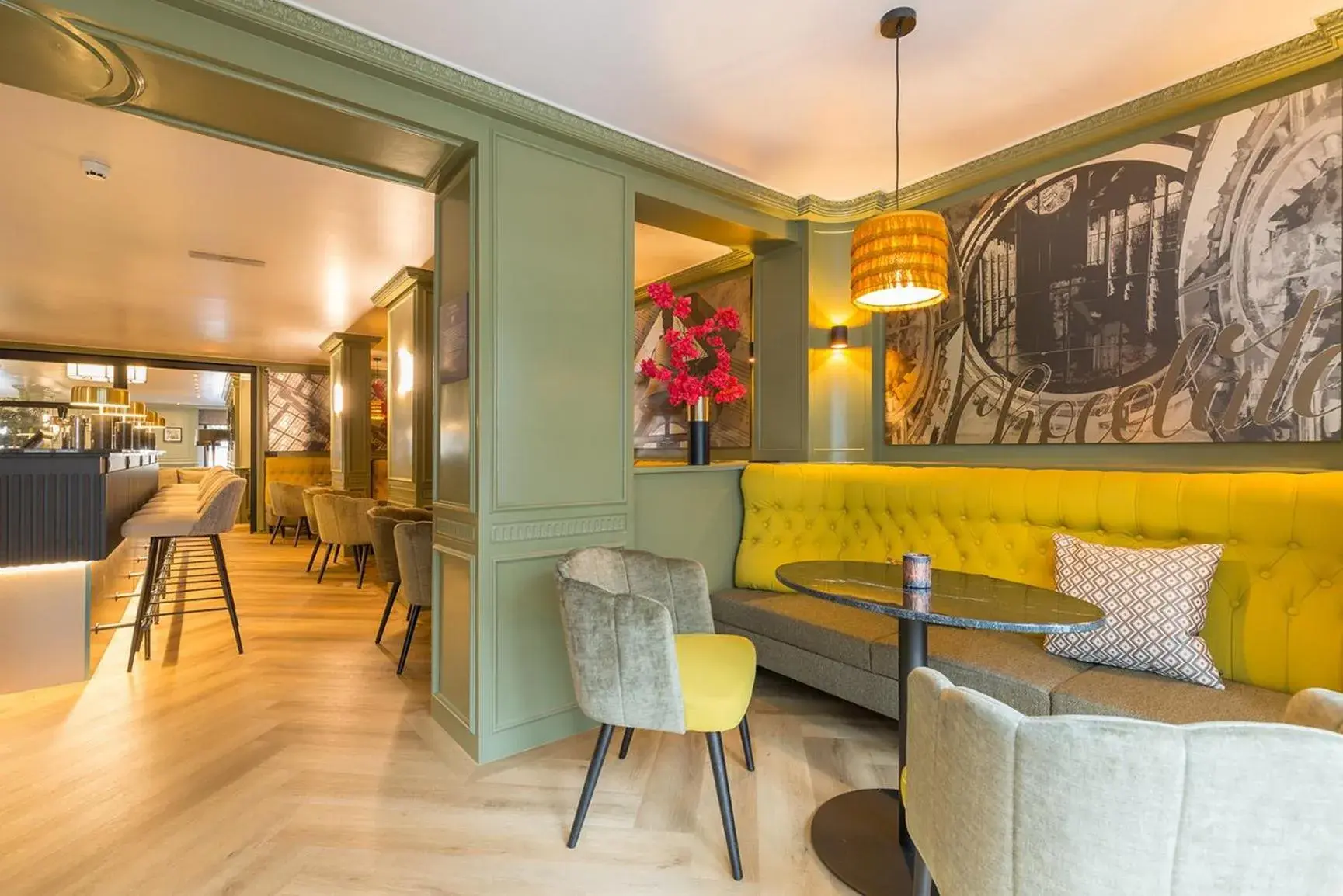 Lounge or bar in Leonardo Hotel Antwerp The Plaza Lounge or bar in Leonardo Hotel Antwerp The Plaza