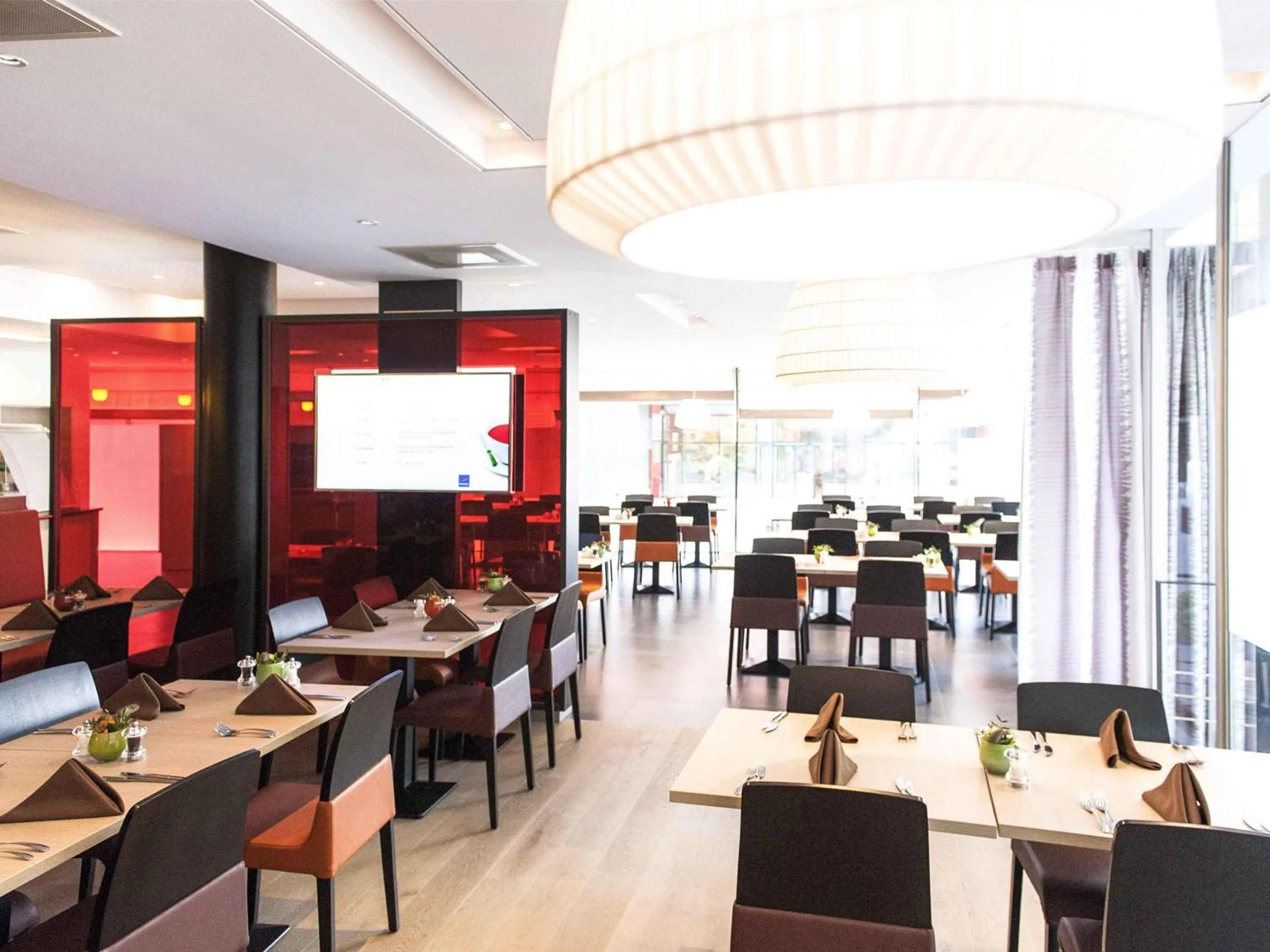 Restaurant/places to eat in Novotel Mechelen Centrum