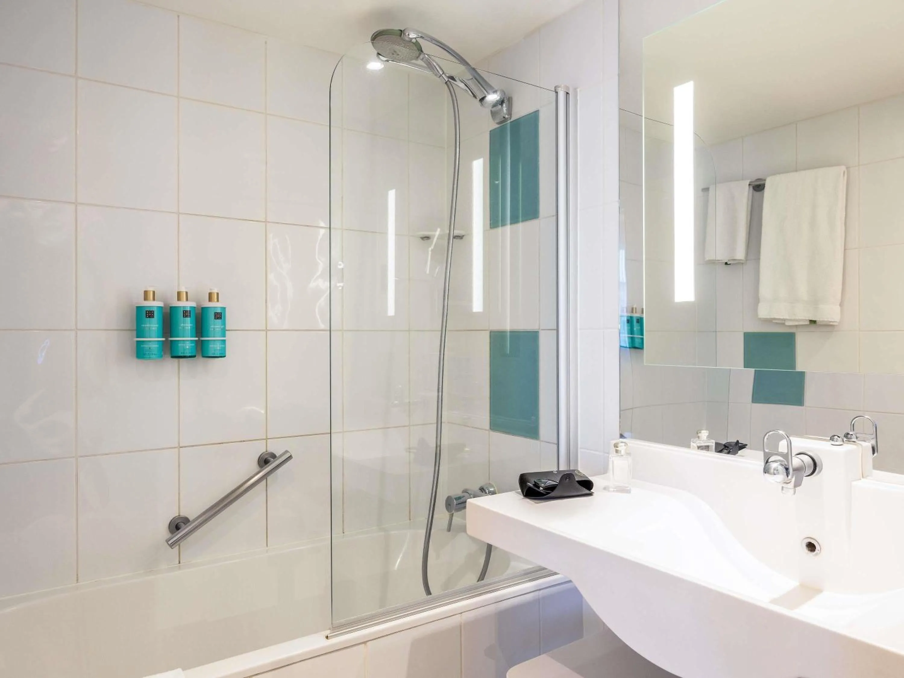 Bedroom in Hotel Novotel Brussels Off Grand Place