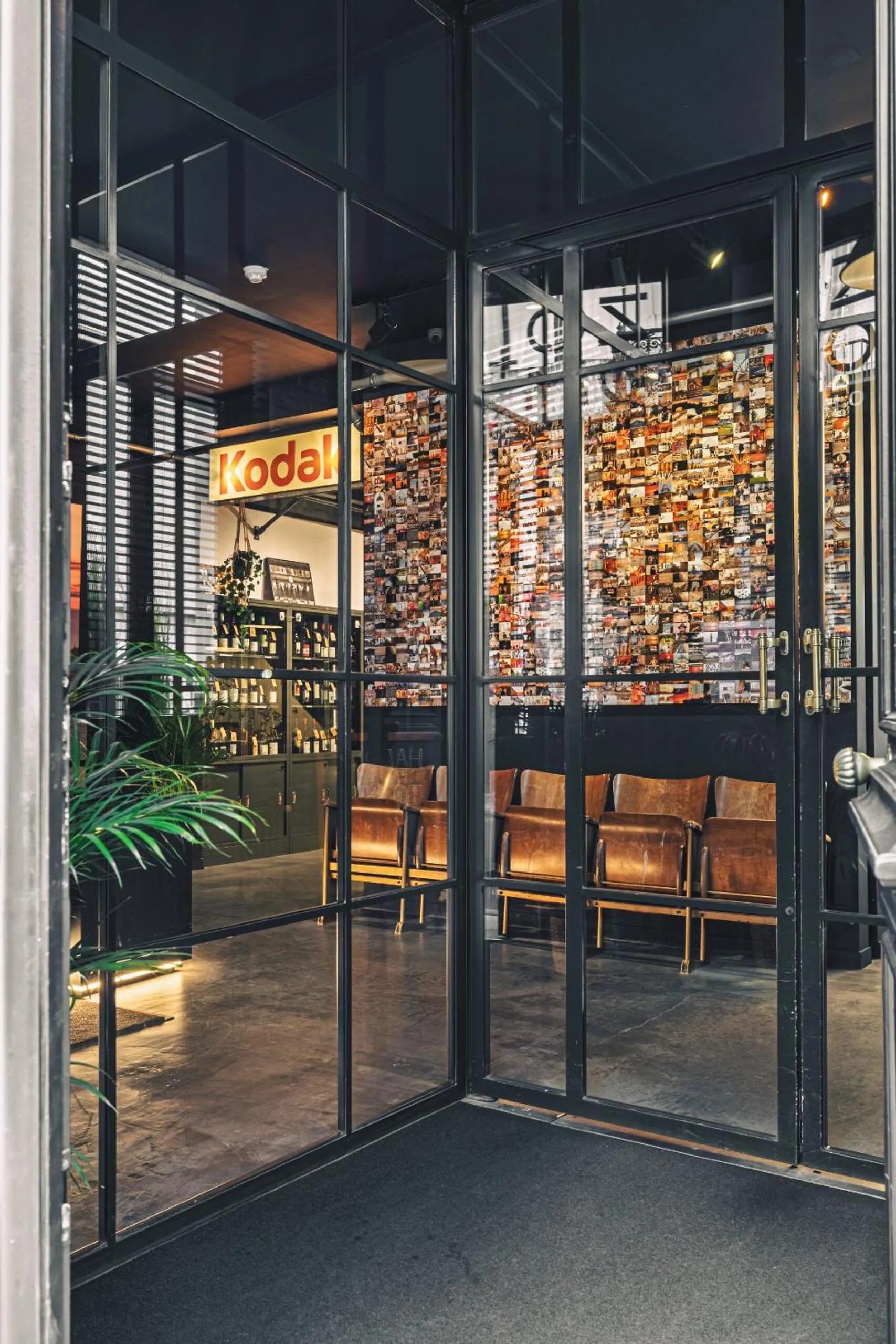 Facade/entrance in Zoom Hotel