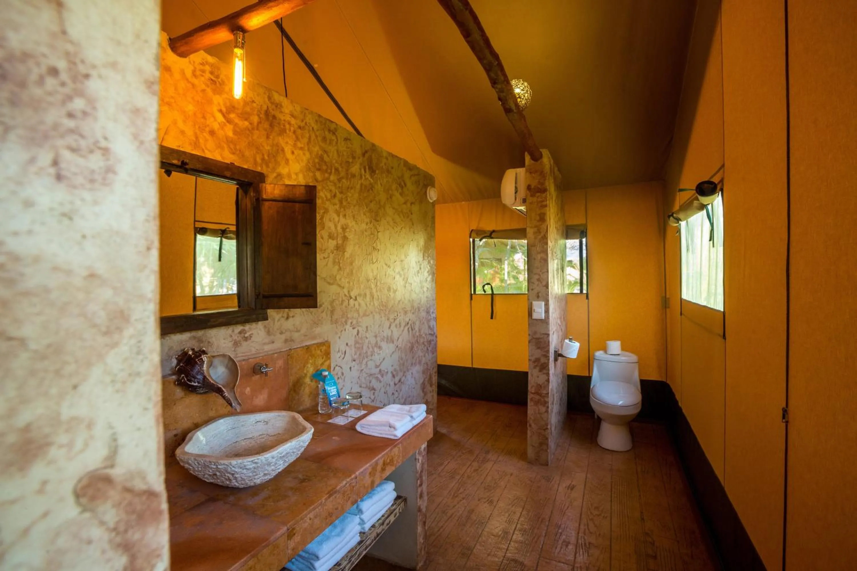 Toilet in Serenity Authentic Glamping Tulum