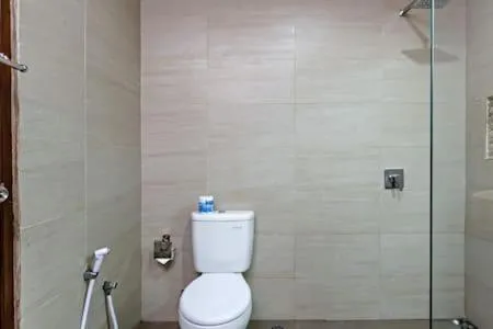 Toilet in Villa Tiah