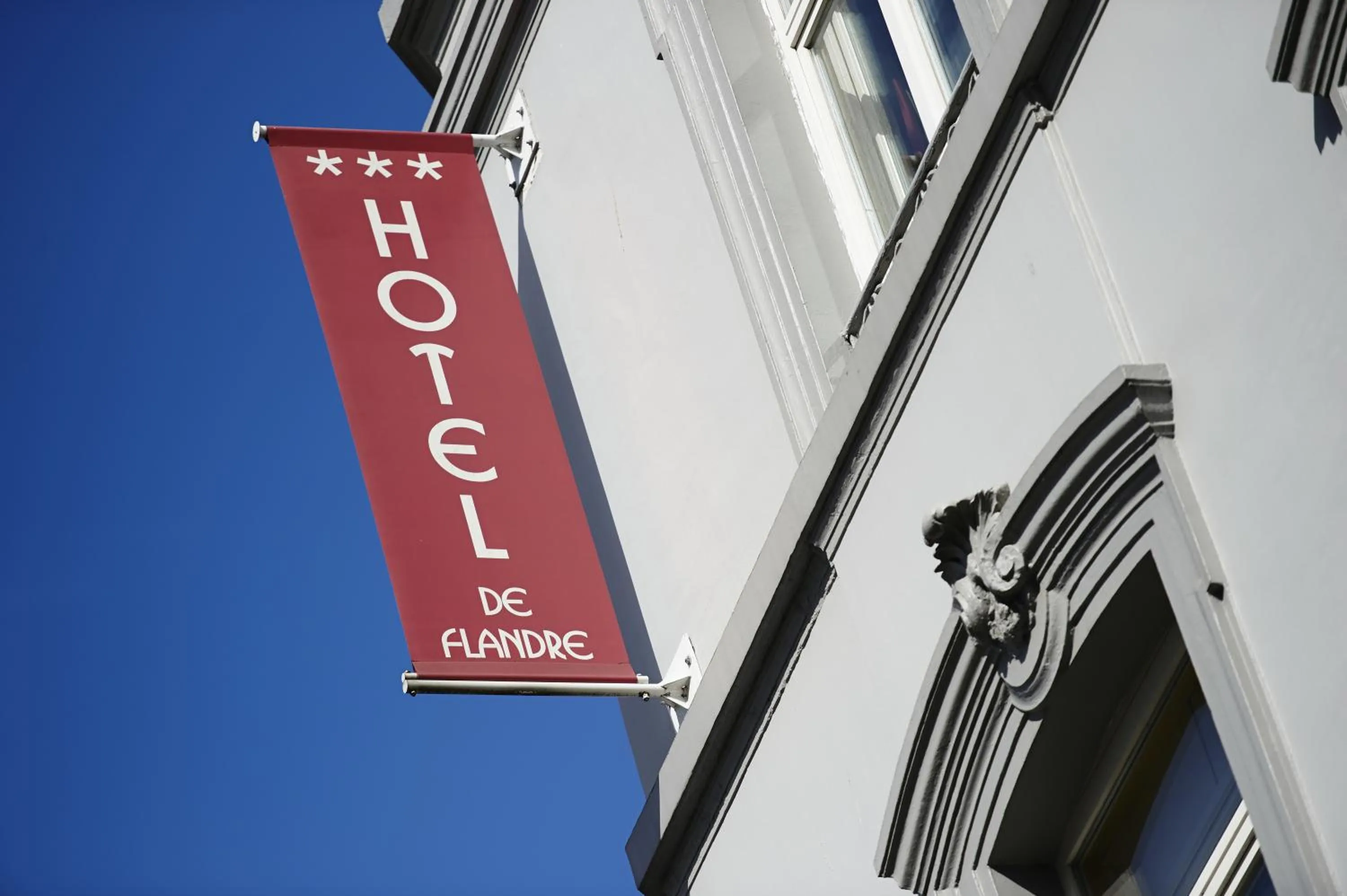 Property building in Grand Hotel de Flandre