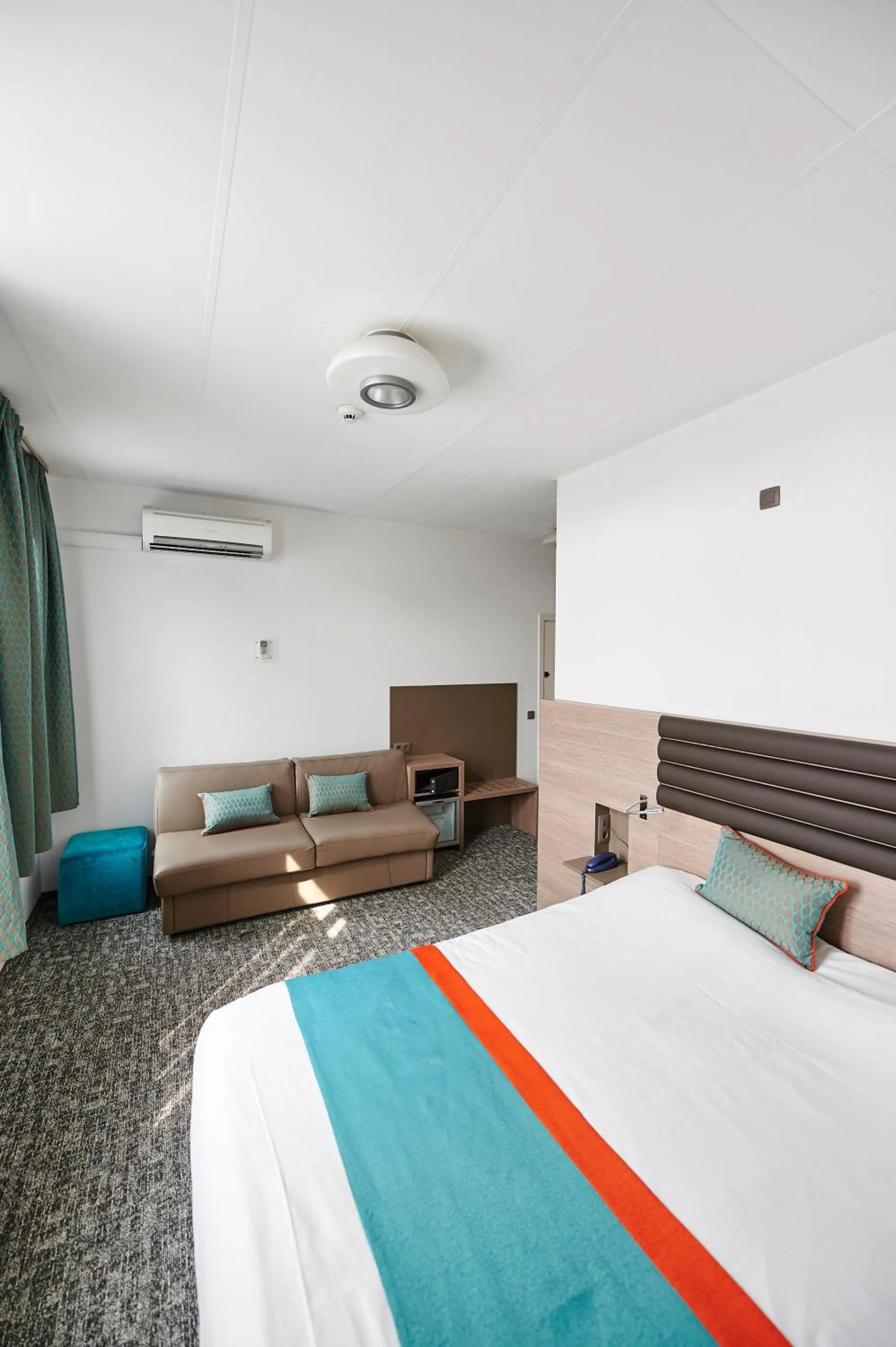 Photo of the whole room, Bed in Grand Hotel de Flandre