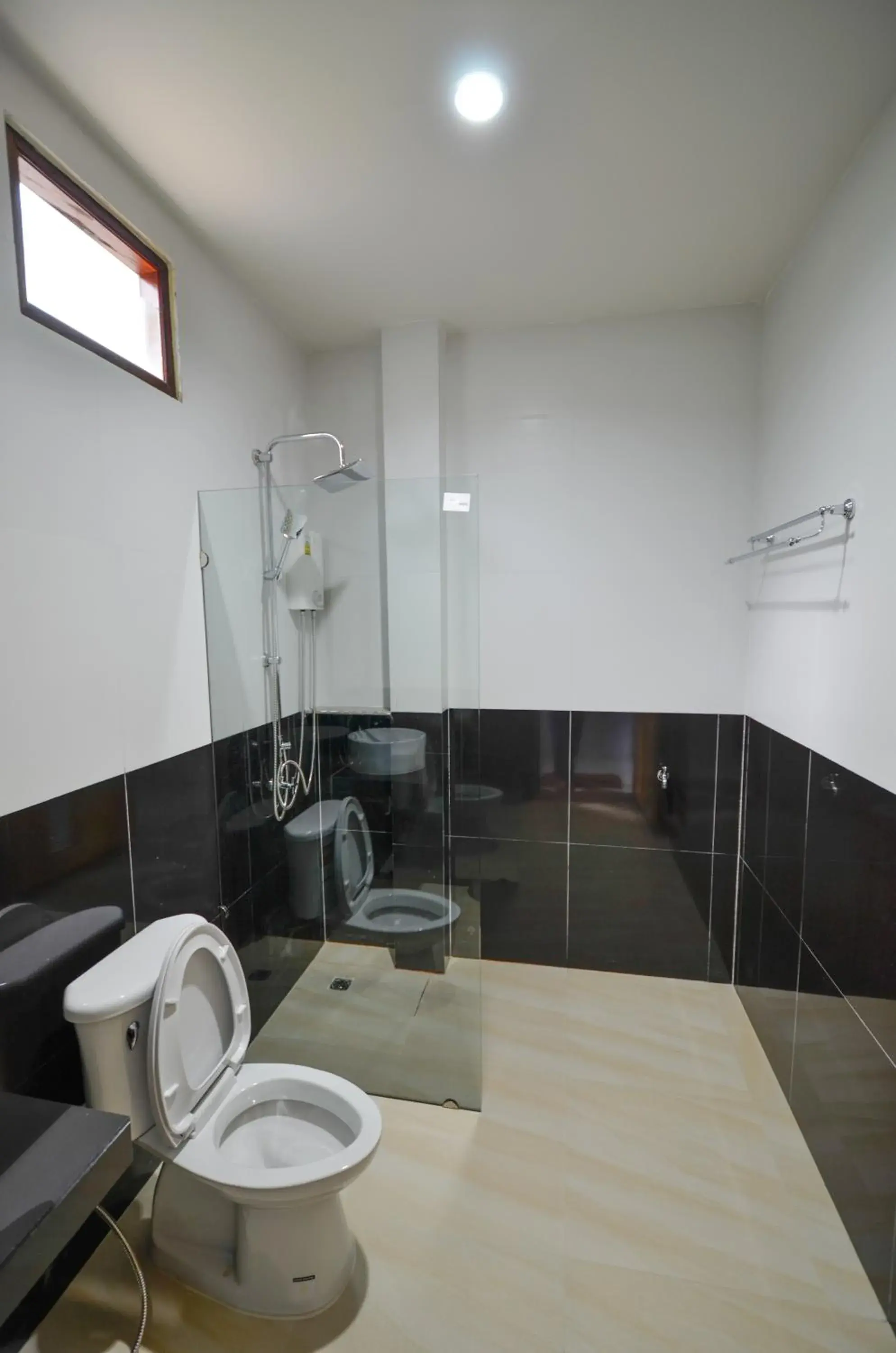 Shower, Bathroom in tum mai kaew resort (SHA Extra Plus)