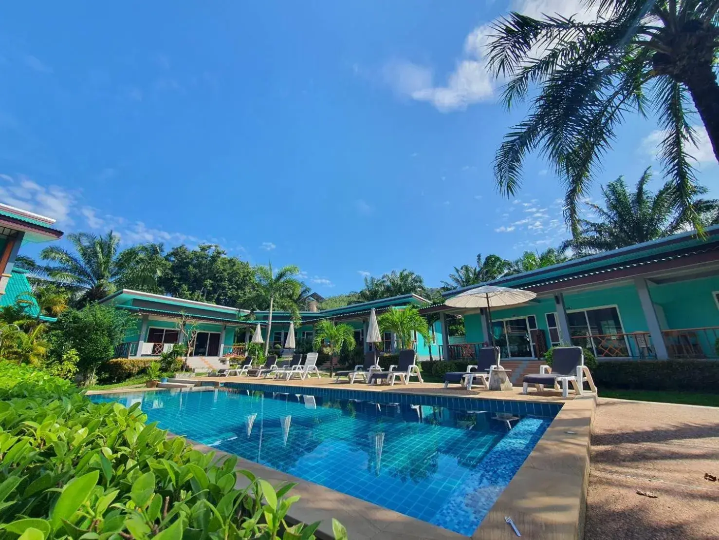 Swimming Pool in tum mai kaew resort (SHA Extra Plus)