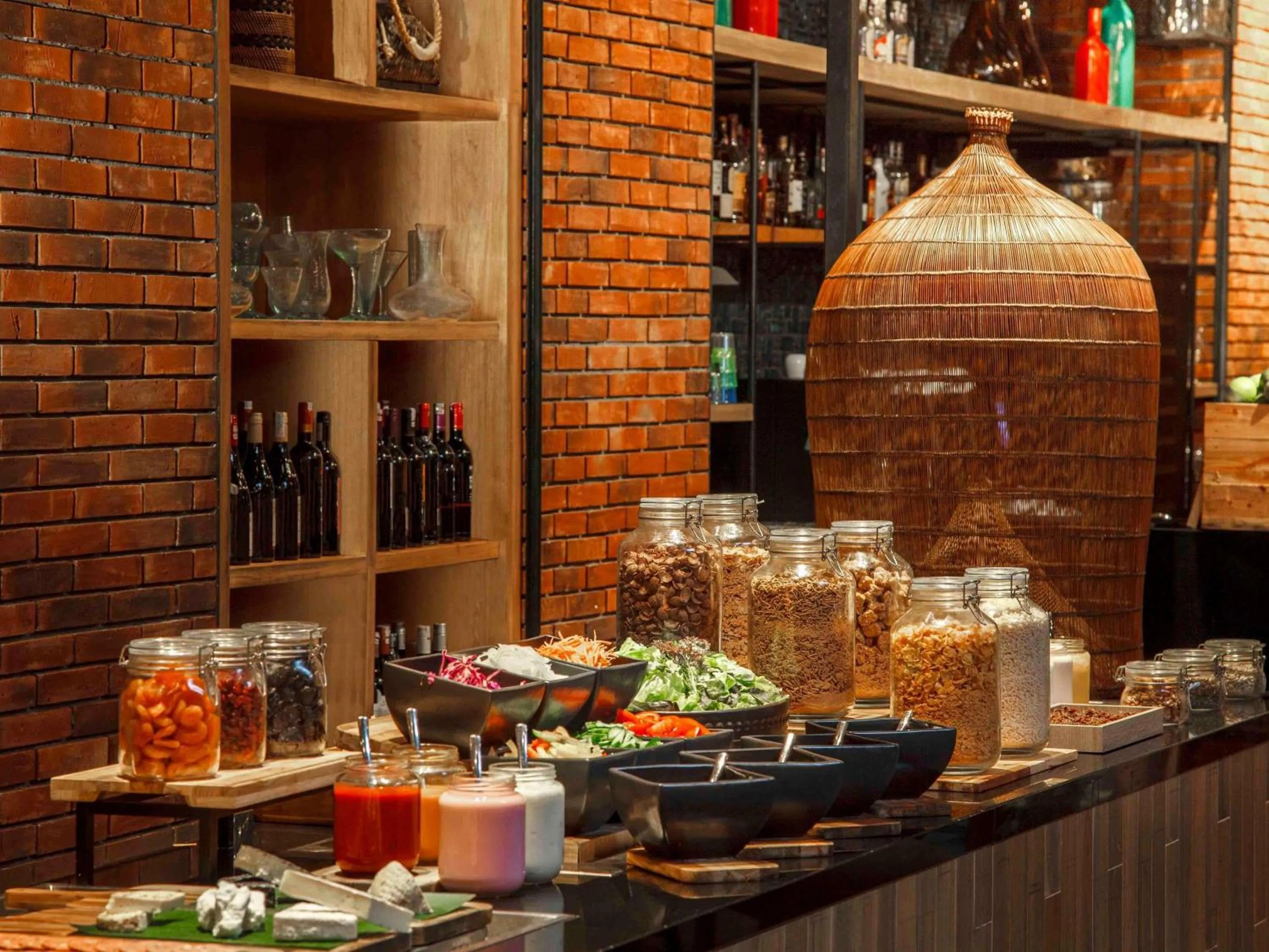 Restaurant/places to eat in Mövenpick Resort & Spa Jimbaran Bali