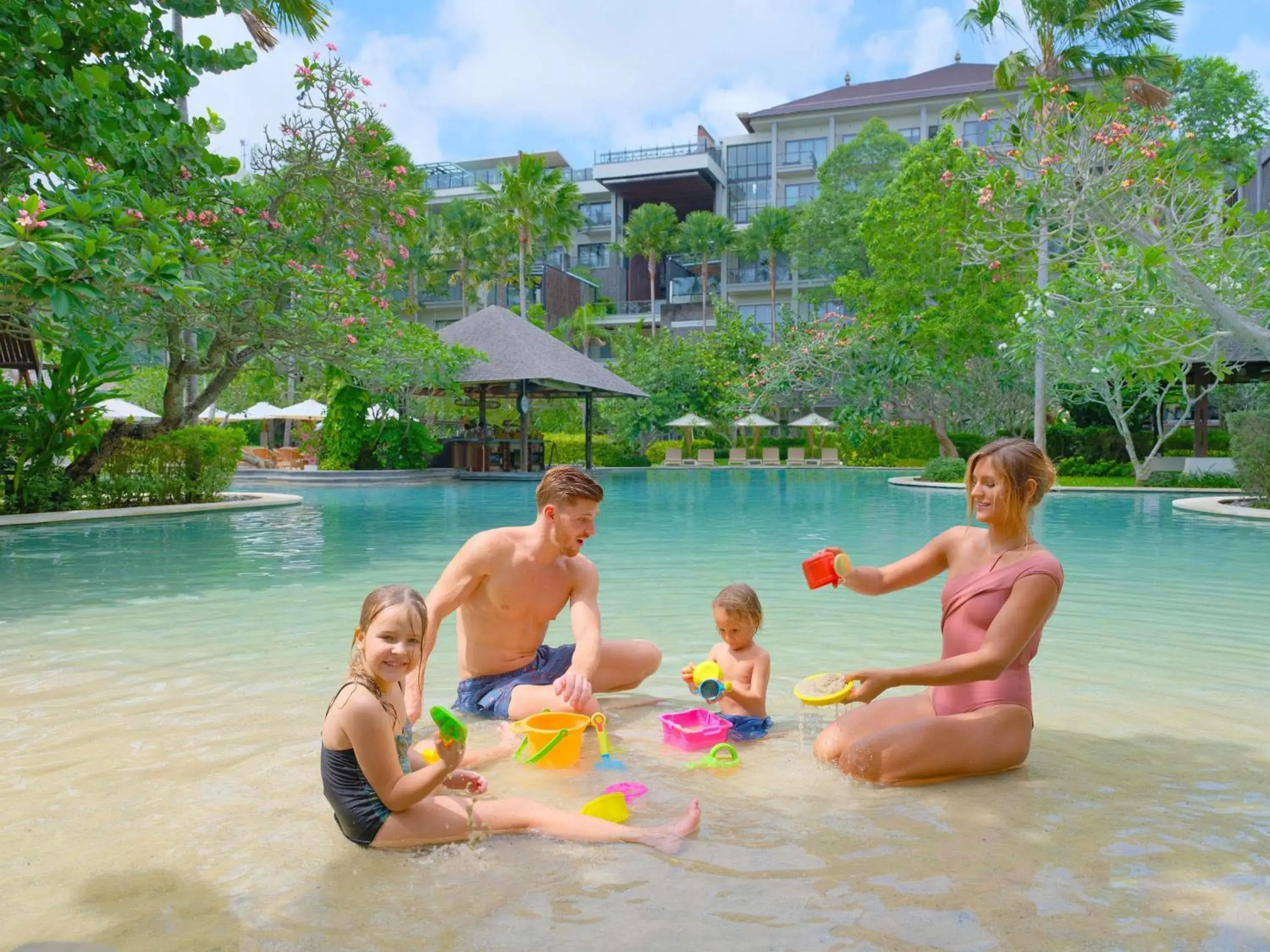 Lounge or bar in Mövenpick Resort & Spa Jimbaran Bali Lounge or bar in Mövenpick Resort & Spa Jimbaran Bali