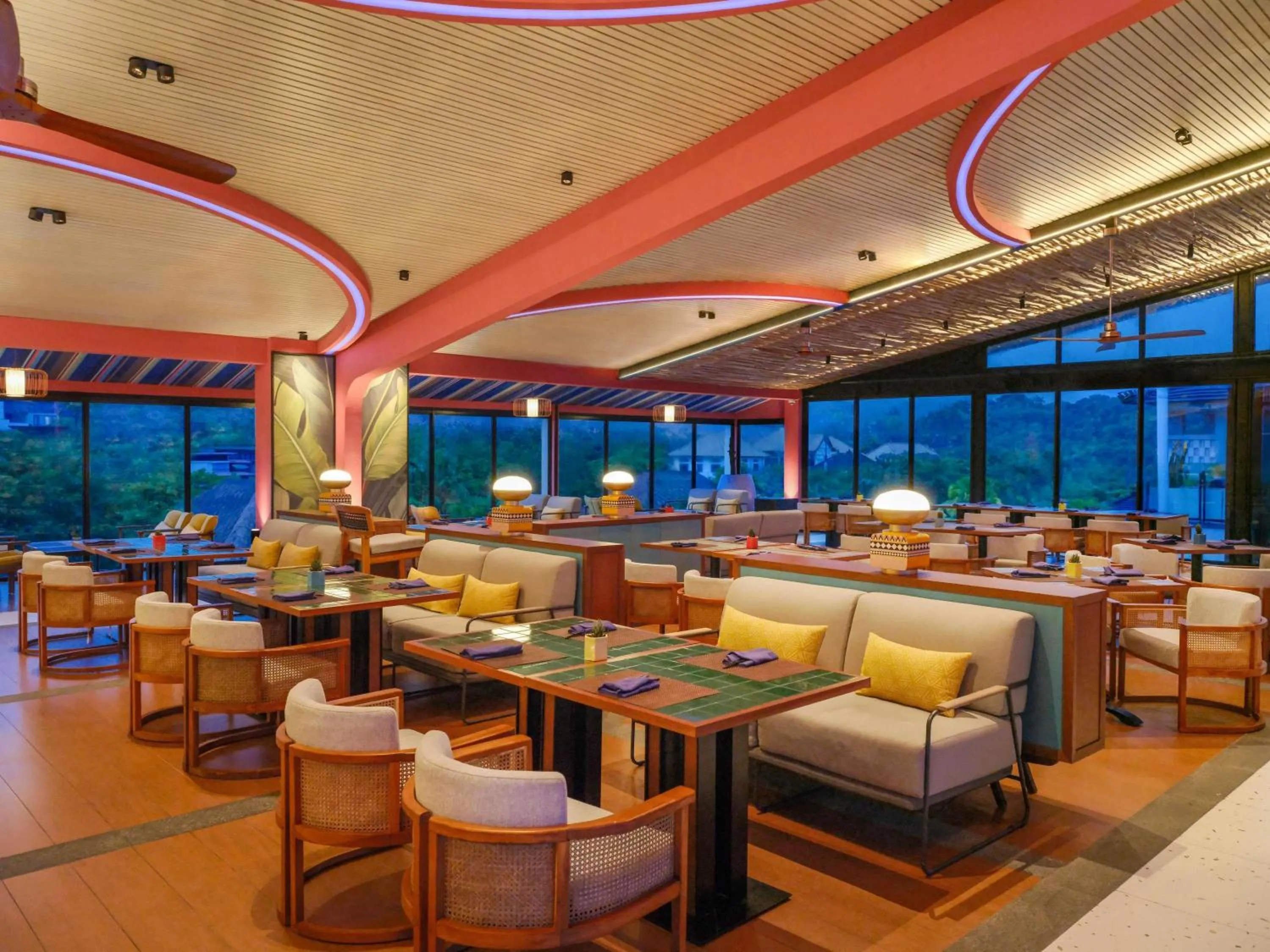 Lounge or bar in Mövenpick Resort & Spa Jimbaran Bali