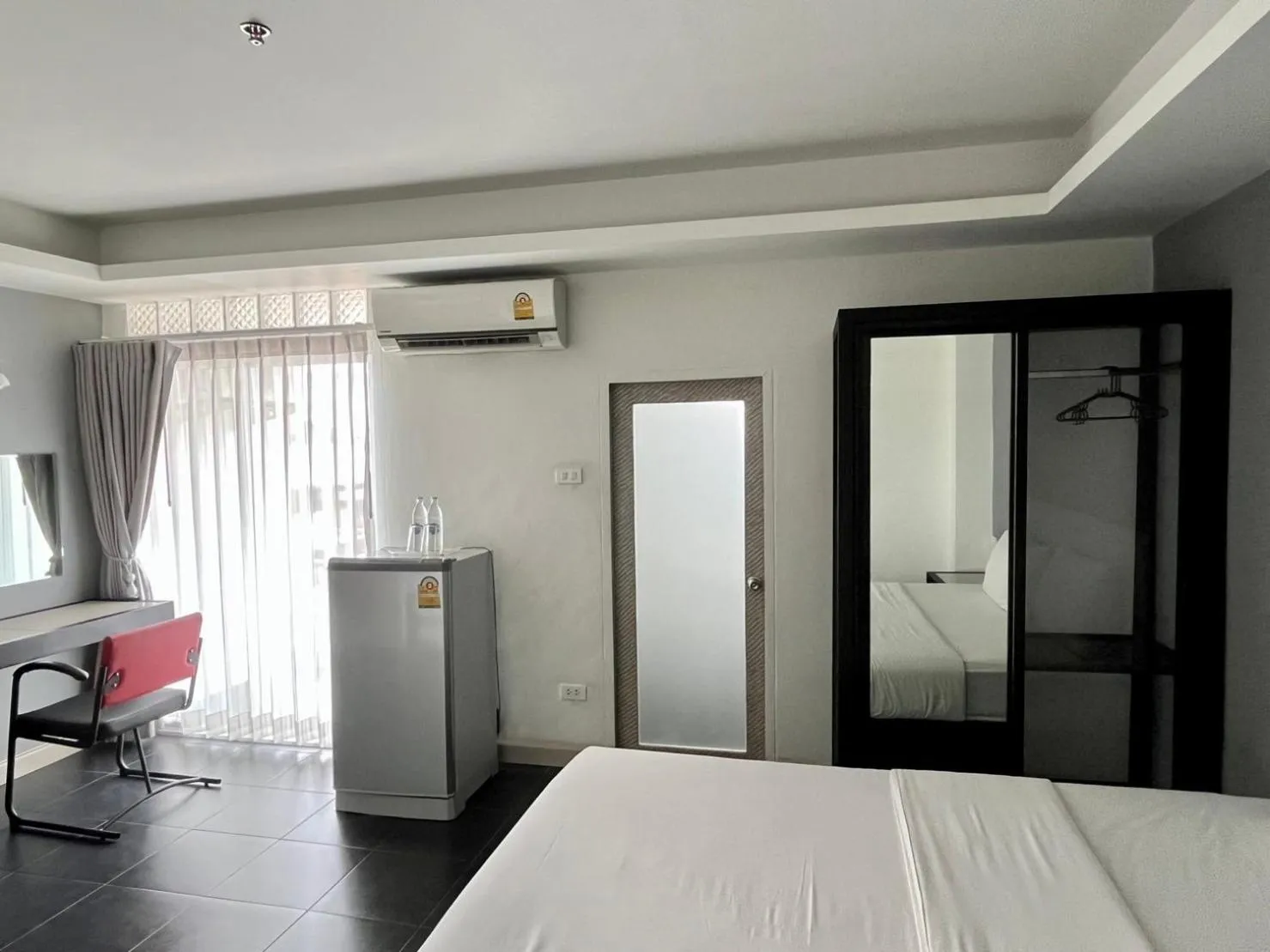 Photo of the whole room, Bed in Wesahh Homeplace