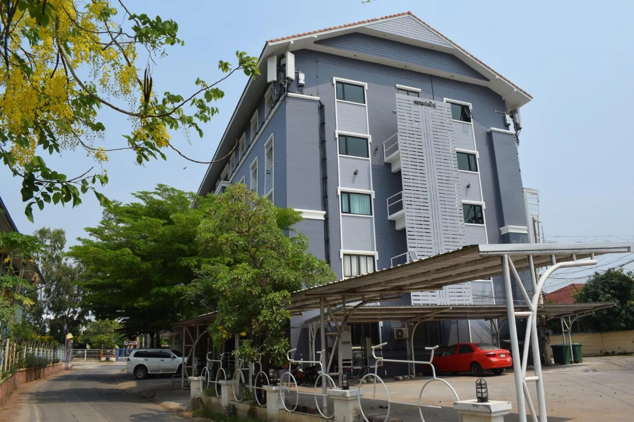 Property building in Chonlapruk Lakeside Hotel