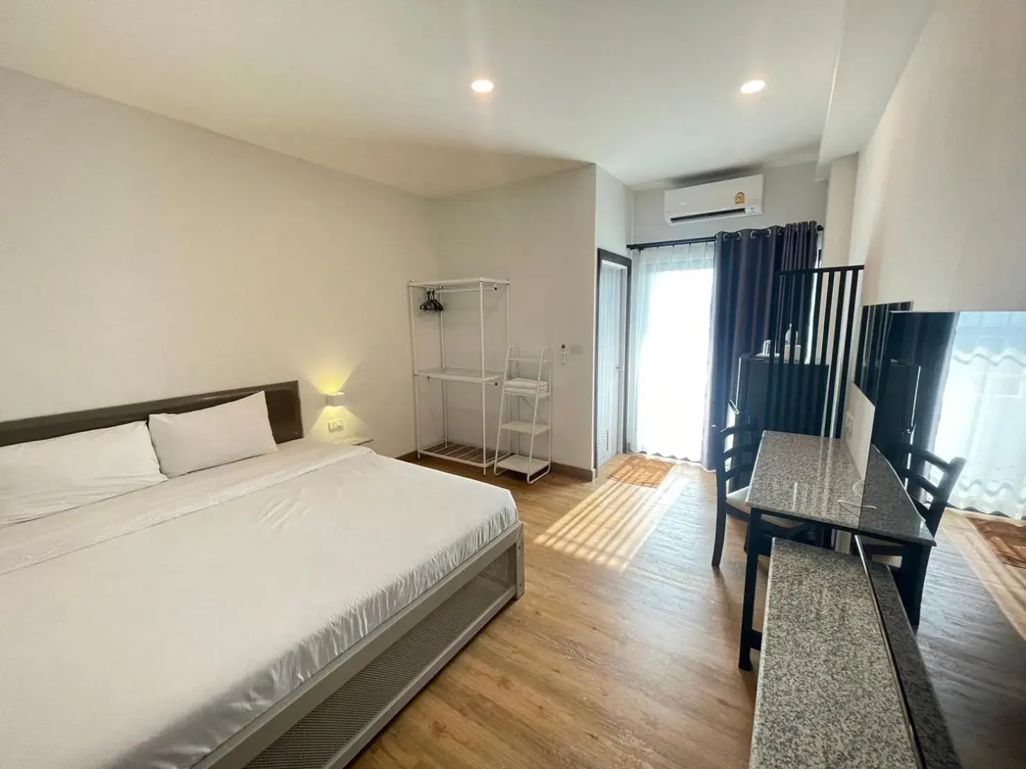 Bed in Chonlapruk Lakeside Hotel Bed in Chonlapruk Lakeside Hotel