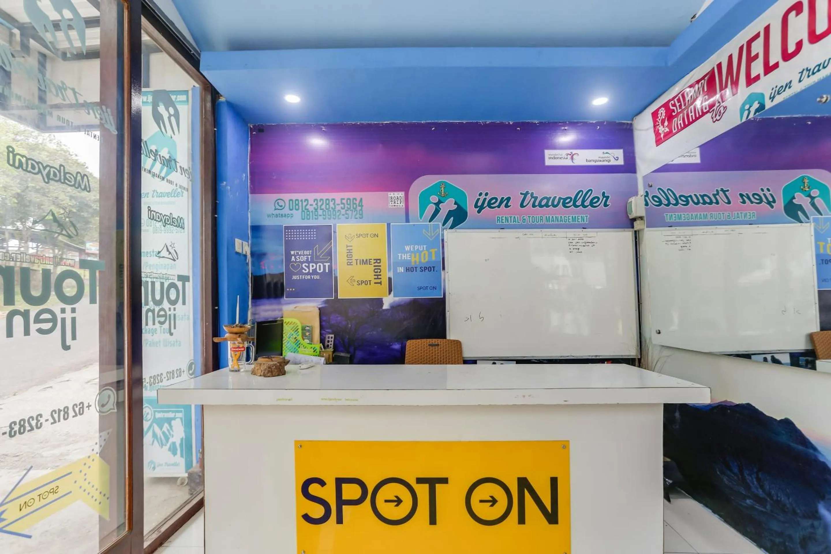 Lobby or reception in Ijen Traveller & Homestay