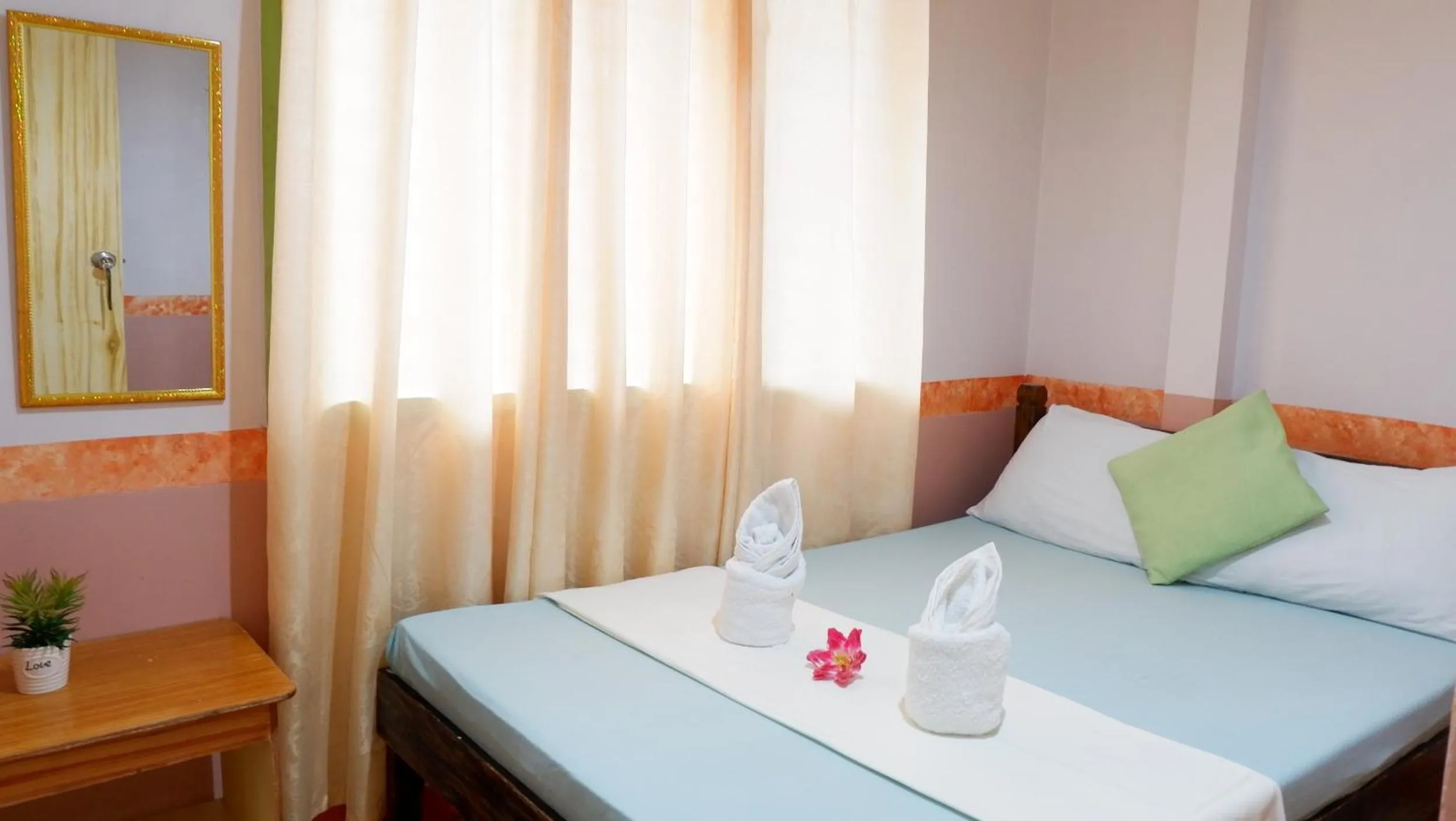 Bed in Mountain Side Inn