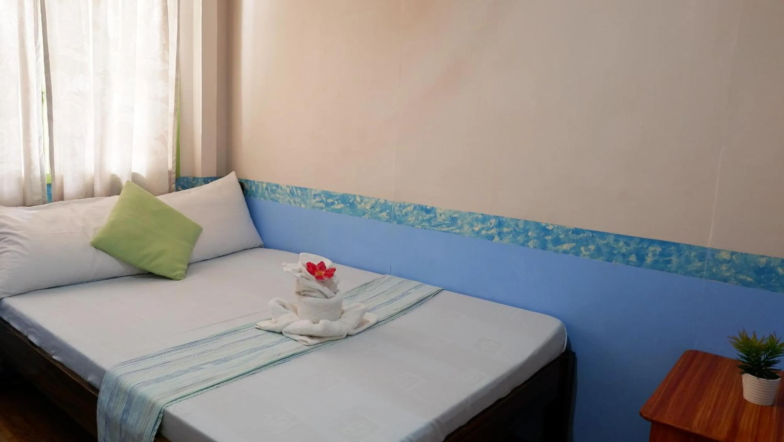 Bed in Mountain Side Inn