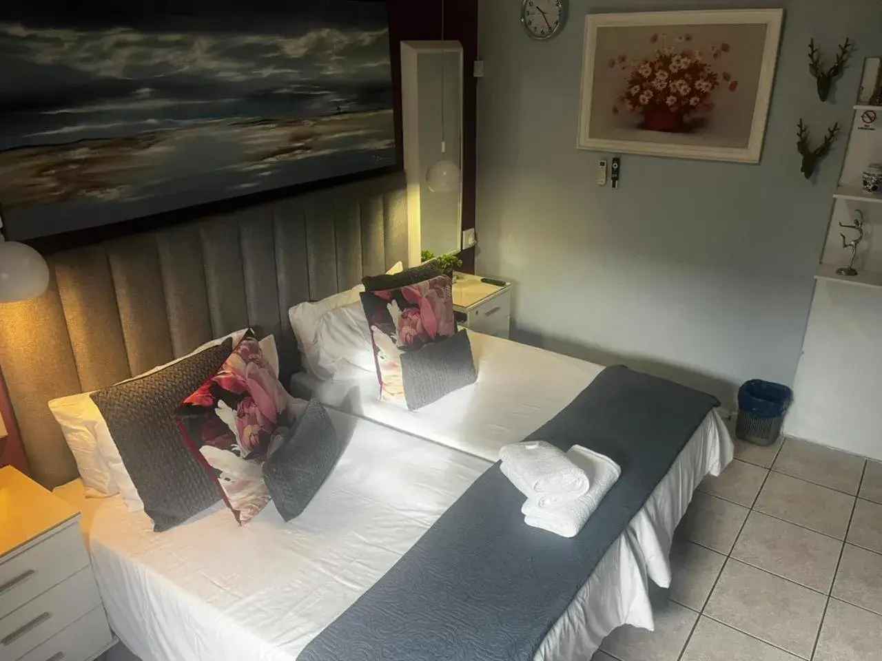 Bed in Mitchell's Guesthouse Bed in Mitchell's Guesthouse