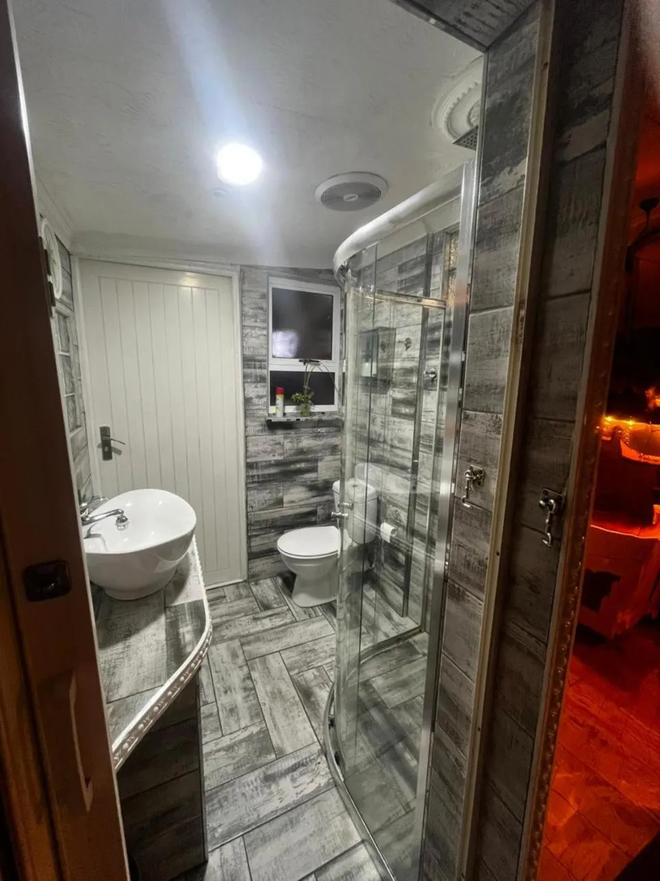 Shower in Mitchell's Guesthouse