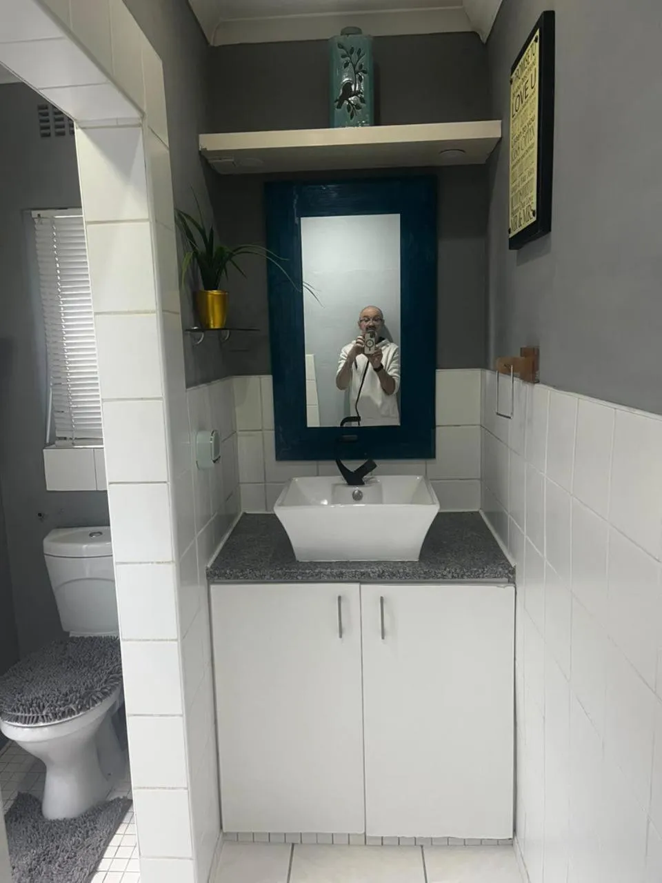 Toilet in Mitchell's Guesthouse