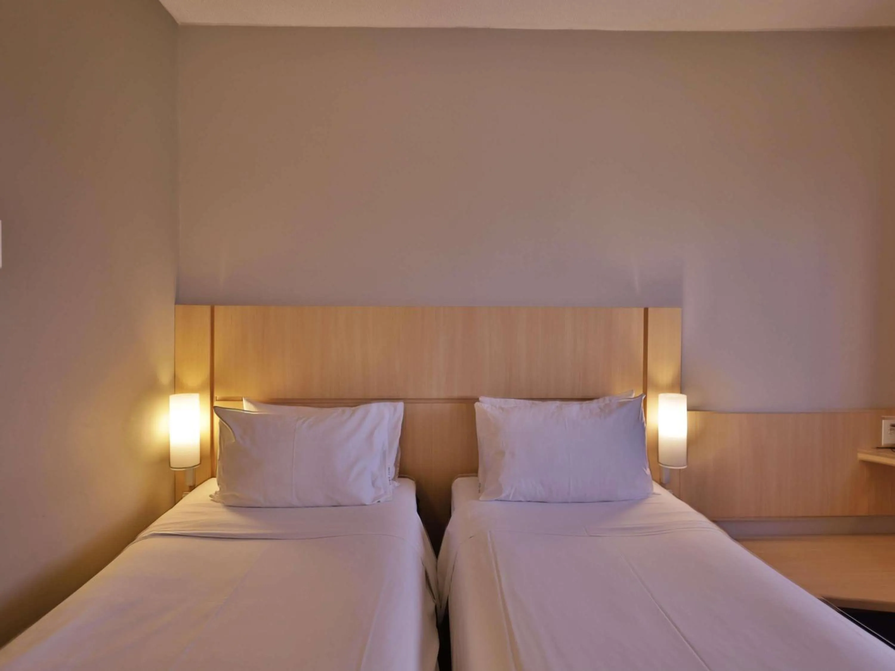 Bedroom, Bed in ibis Recife Boa Viagem