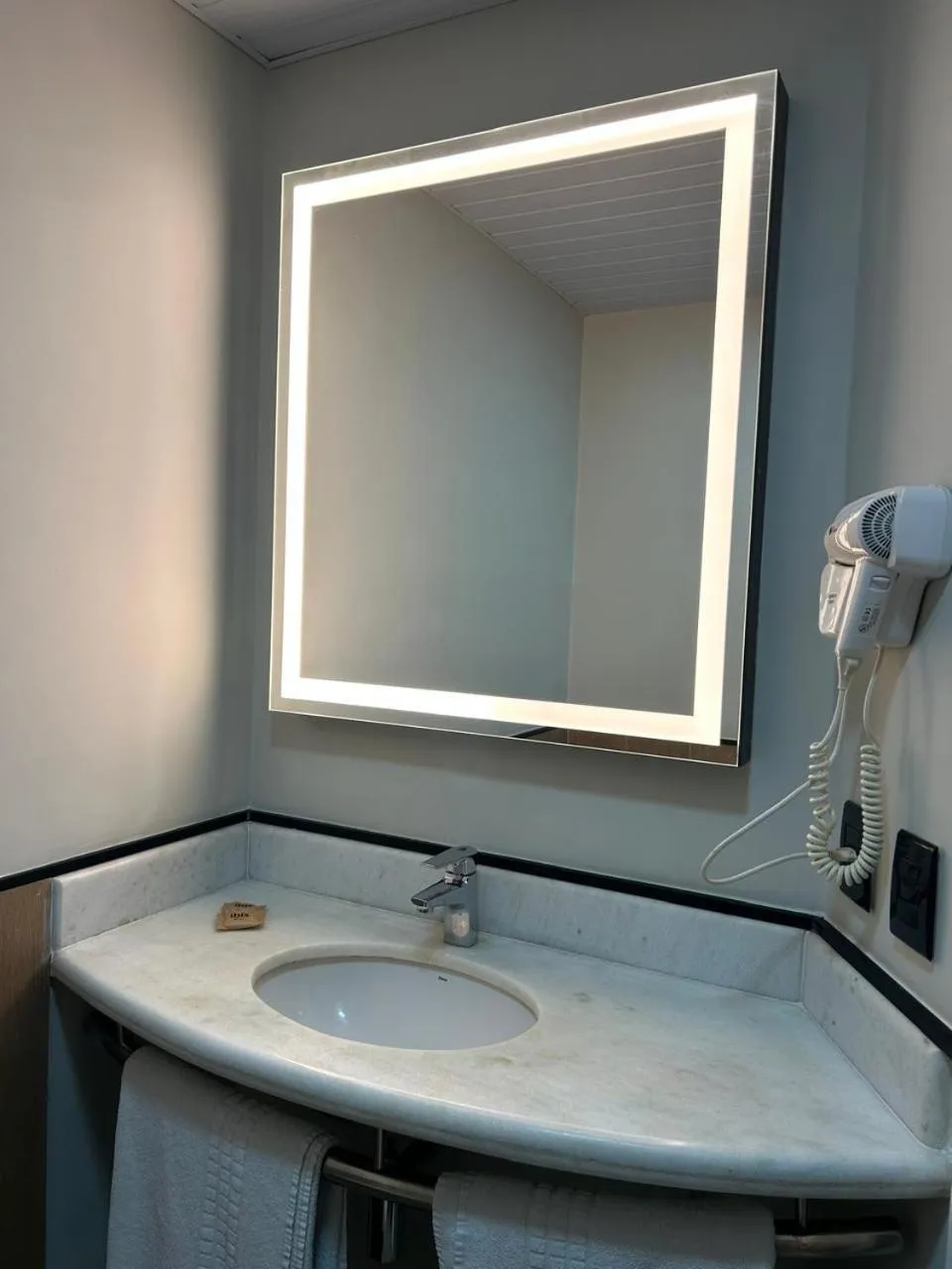 Bathroom in ibis Recife Boa Viagem