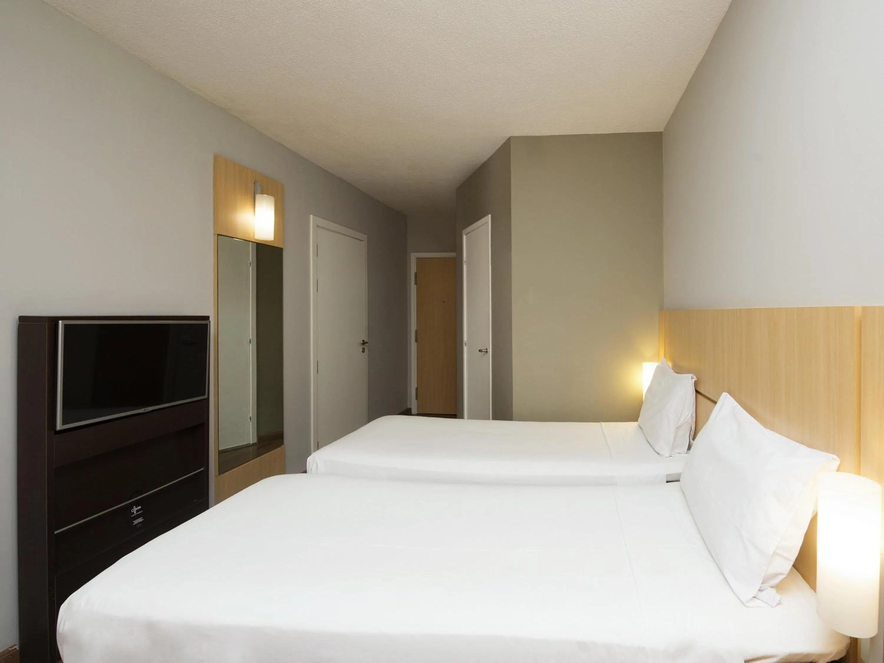 Bedroom, Bed in ibis Recife Boa Viagem