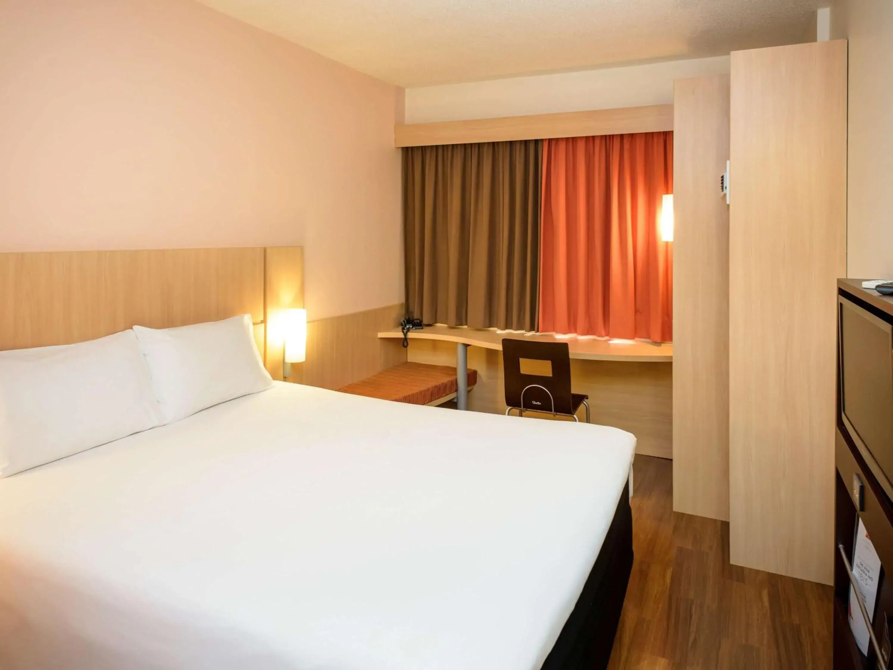Photo of the whole room, Bed in ibis Recife Boa Viagem Photo of the whole room, Bed in ibis Recife Boa Viagem