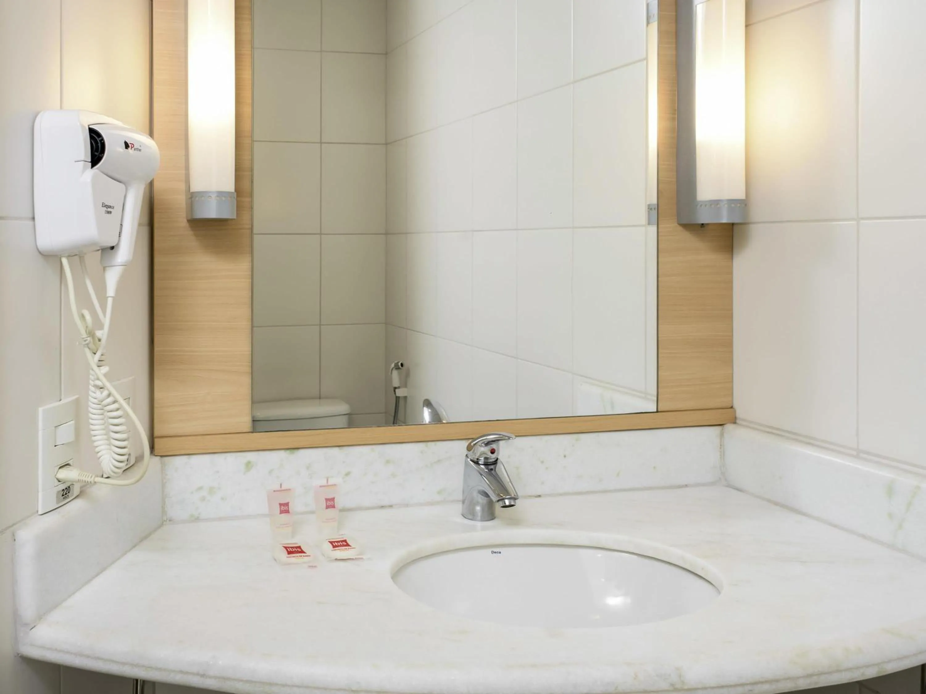 Bedroom in ibis Recife Boa Viagem