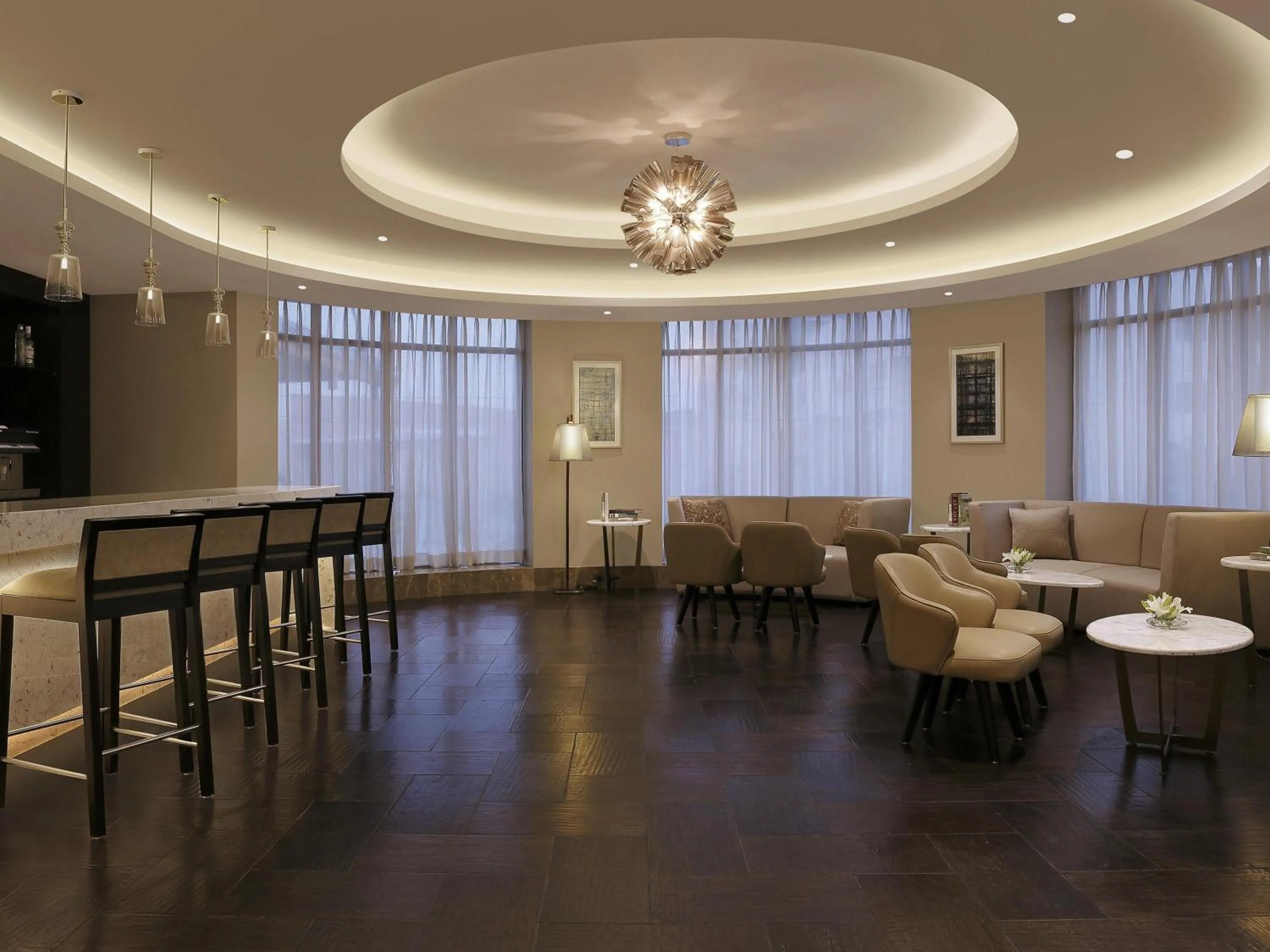 Lounge or bar in Novotel Lucknow Gomti Nagar