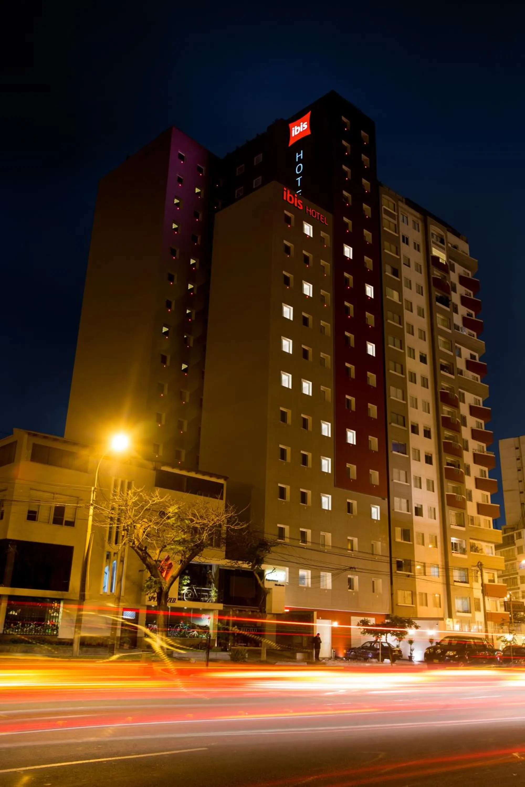 Facade/entrance in ibis Lima Reducto Miraflores