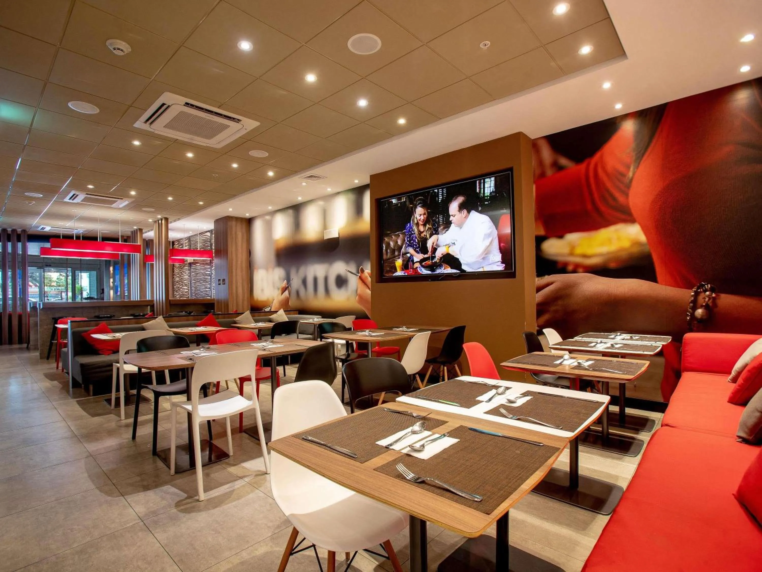 Restaurant/places to eat in ibis Lima Reducto Miraflores