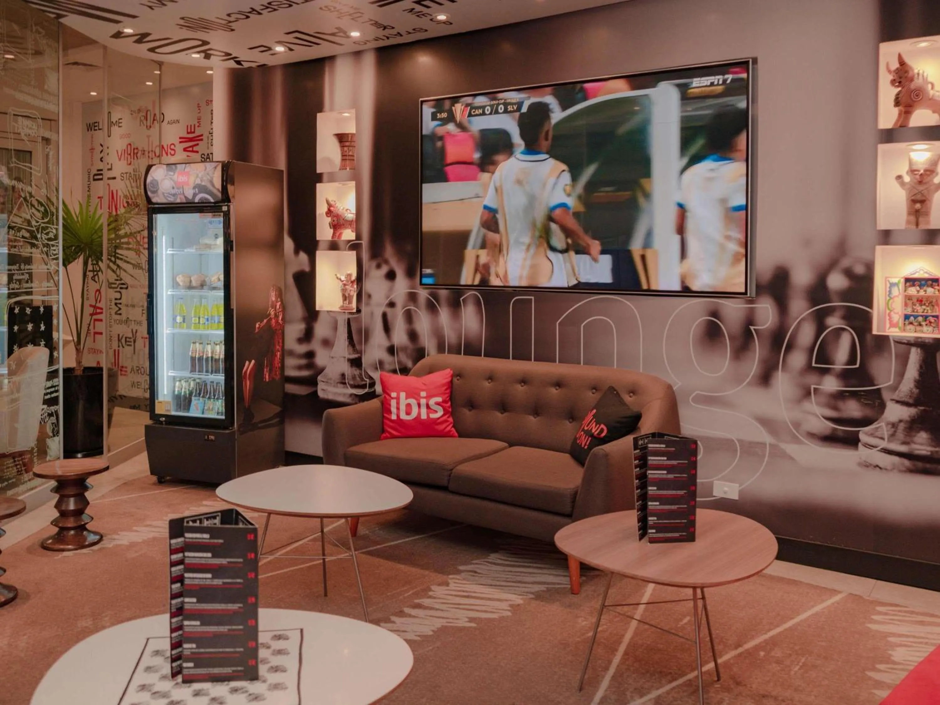 Restaurant/places to eat in ibis Lima Reducto Miraflores