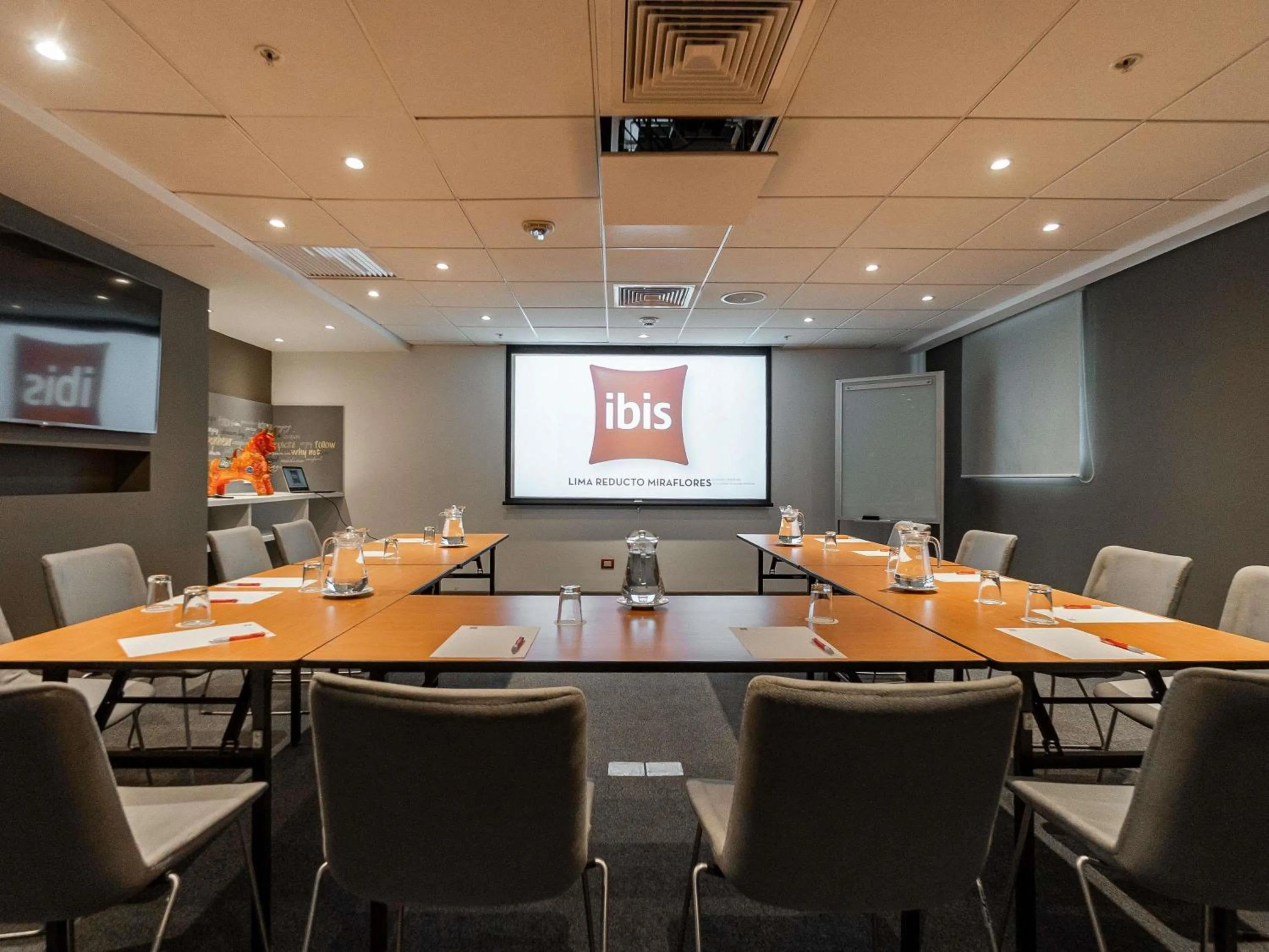 Meeting/conference room in ibis Lima Reducto Miraflores