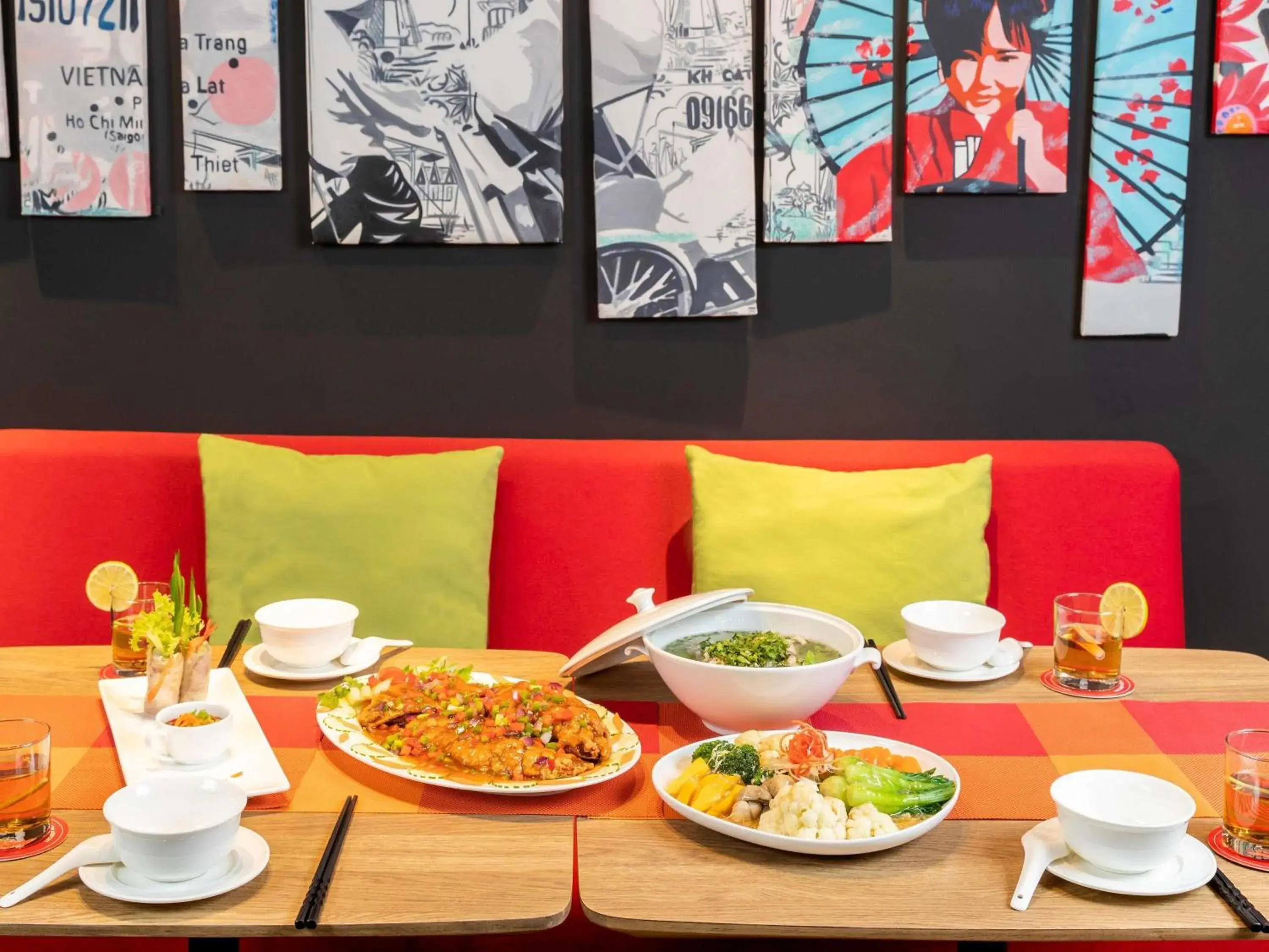 Restaurant/places to eat in Ibis Saigon Airport Restaurant/places to eat in Ibis Saigon Airport